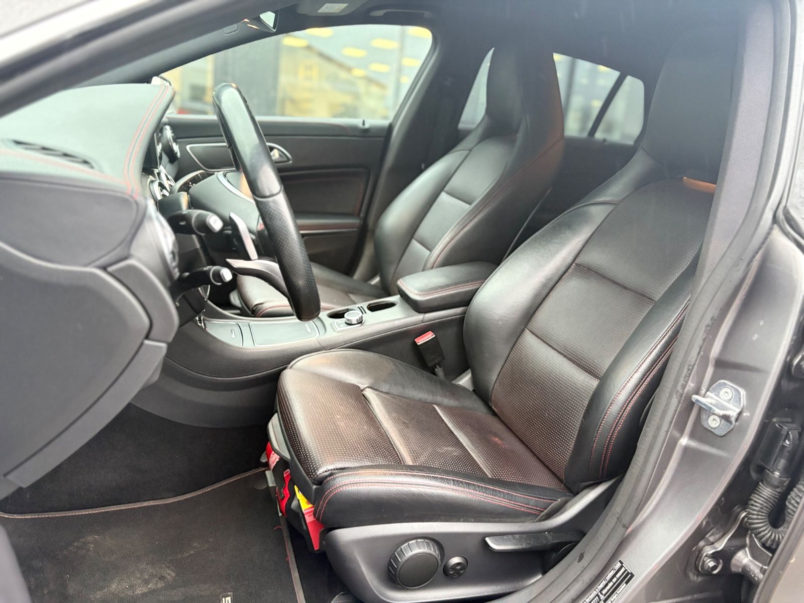 Fahrzeugabbildung Mercedes-Benz CLA 200 SHOOTING BRAKE*AUT*AMG-LINE*PANO*LEDER*