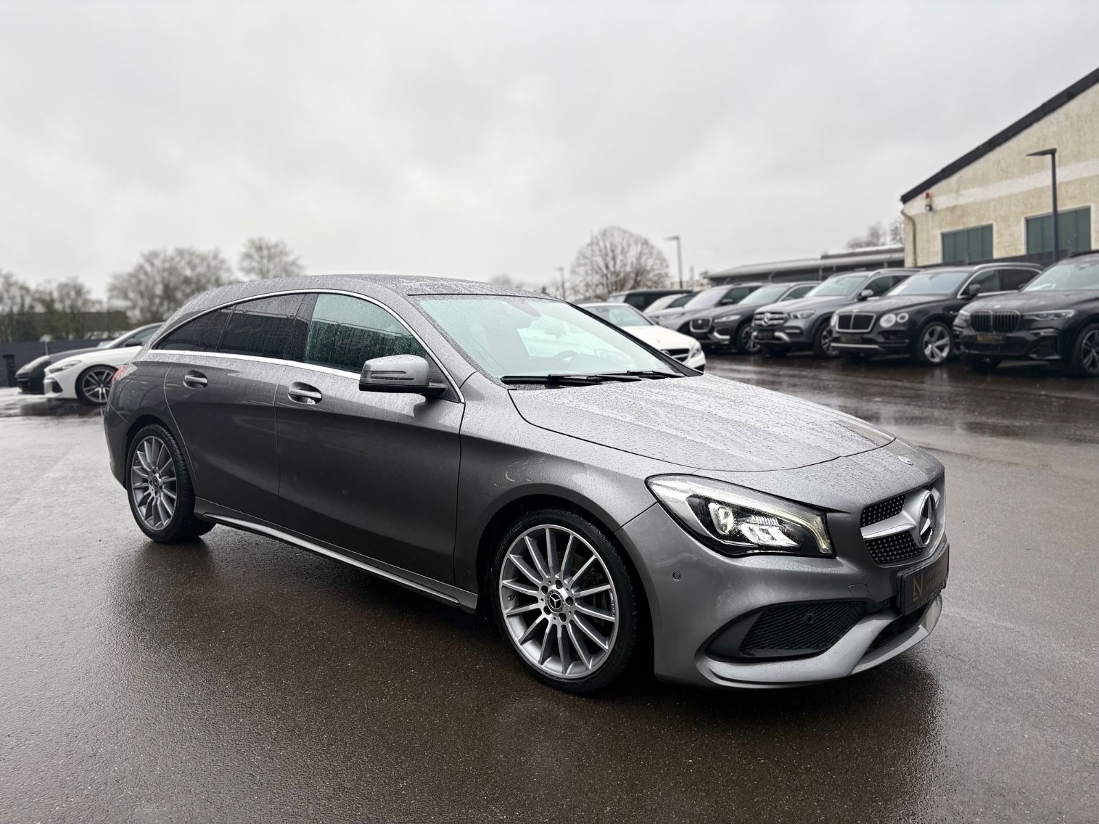 Fahrzeugabbildung Mercedes-Benz CLA 200 SHOOTING BRAKE*AUT*AMG-LINE*PANO*LEDER*
