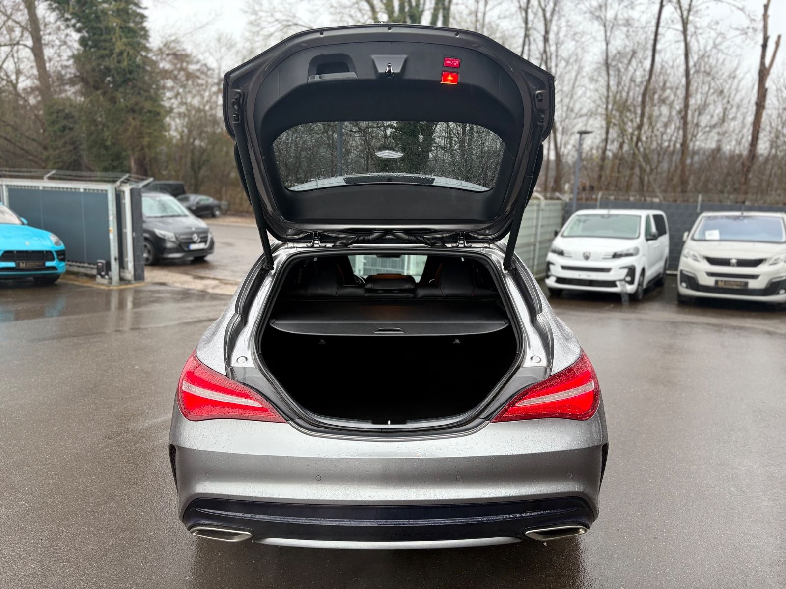 Fahrzeugabbildung Mercedes-Benz CLA 200 SHOOTING BRAKE*AUT*AMG-LINE*PANO*LEDER*