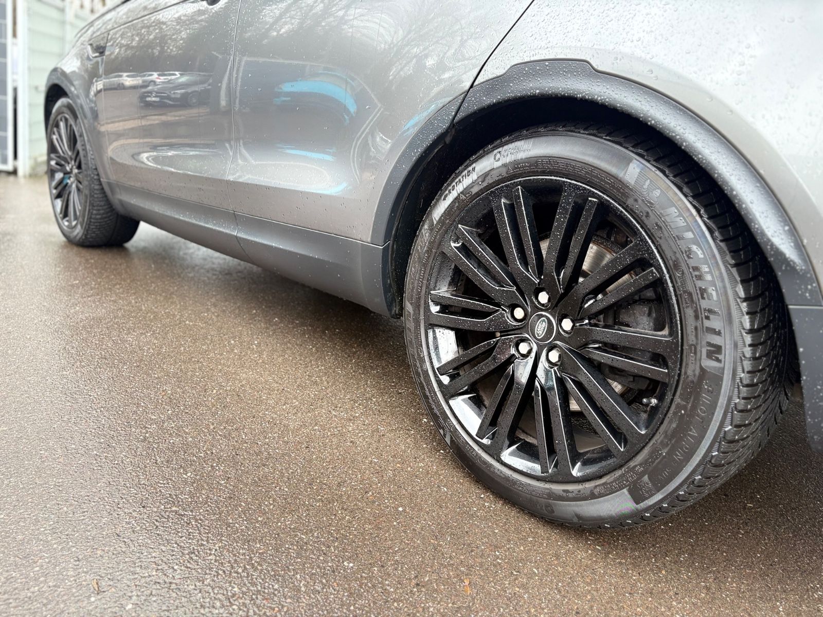 Fahrzeugabbildung Land Rover DISCOVERY 5 HSE Si6*LED*NAVI*LEDER*PANORAMA*