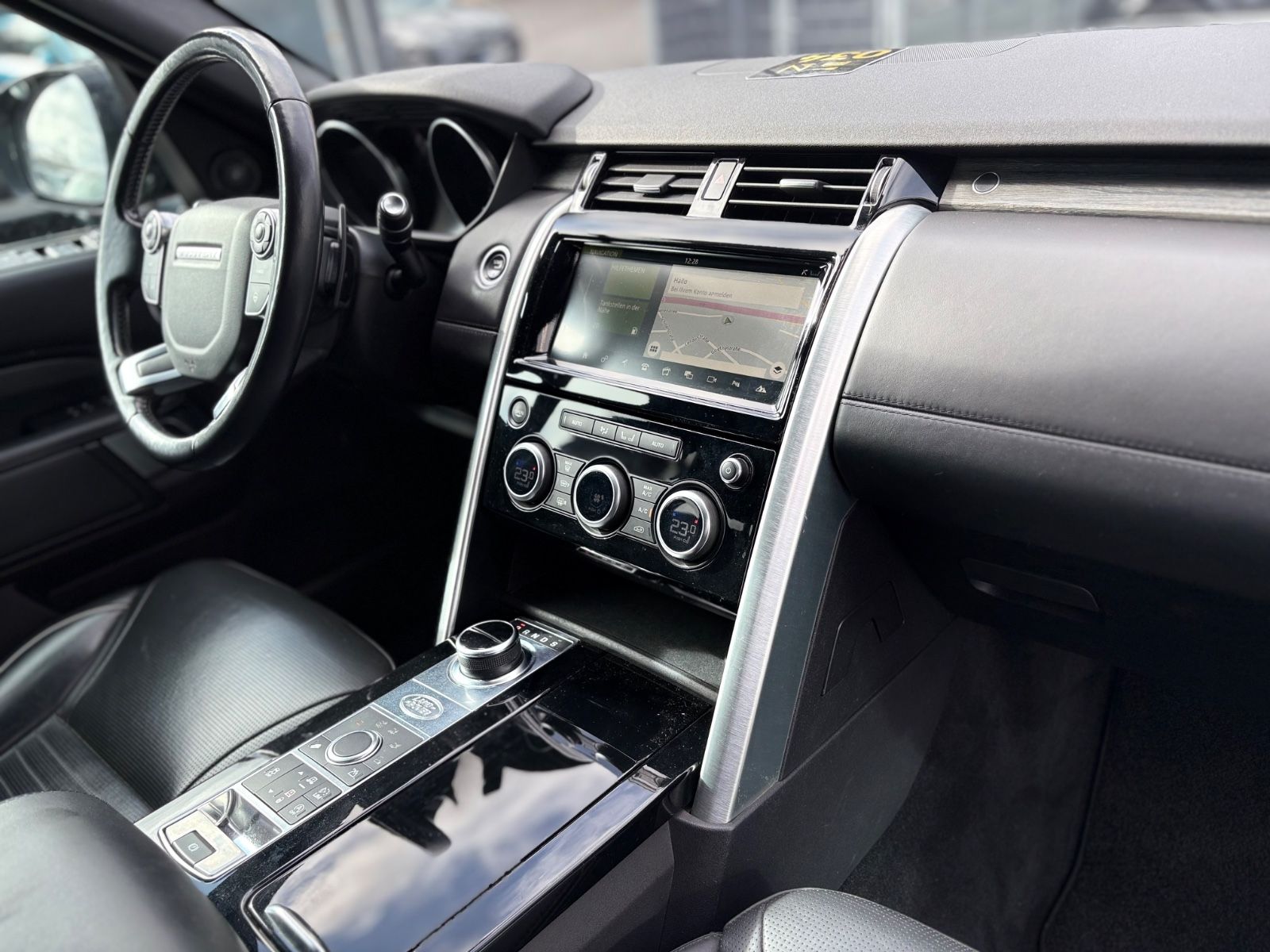 Fahrzeugabbildung Land Rover DISCOVERY 5 HSE Si6*LED*NAVI*LEDER*PANORAMA*