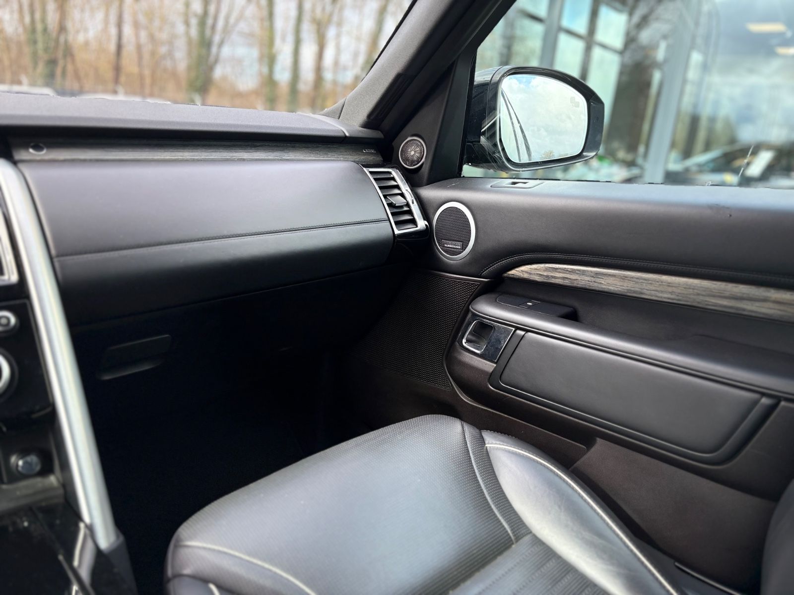 Fahrzeugabbildung Land Rover DISCOVERY 5 HSE Si6*LED*NAVI*LEDER*PANORAMA*