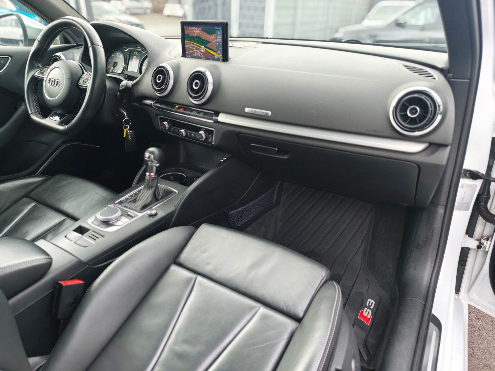 Fahrzeugabbildung Audi S3 2.0 TFSI *PANORAMA*B&O*MAGNETIC RIDE*LEDER*