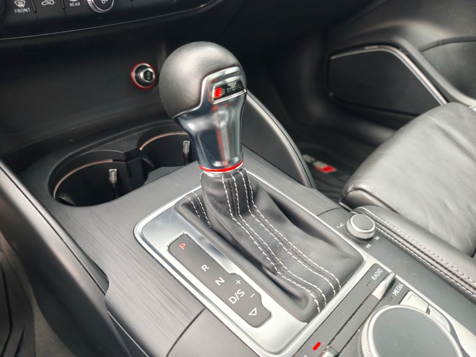 Fahrzeugabbildung Audi S3 2.0 TFSI *PANORAMA*B&O*MAGNETIC RIDE*LEDER*