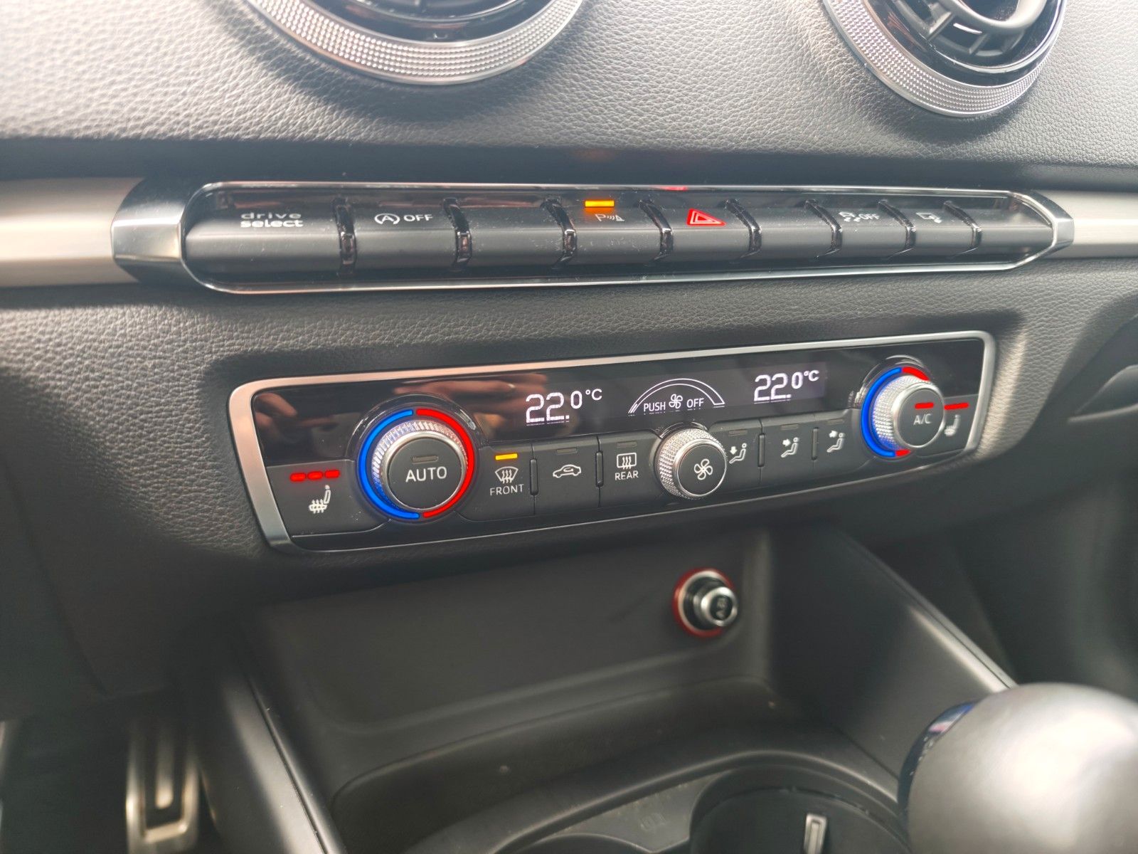 Fahrzeugabbildung Audi S3 2.0 TFSI *PANORAMA*B&O*MAGNETIC RIDE*LEDER*