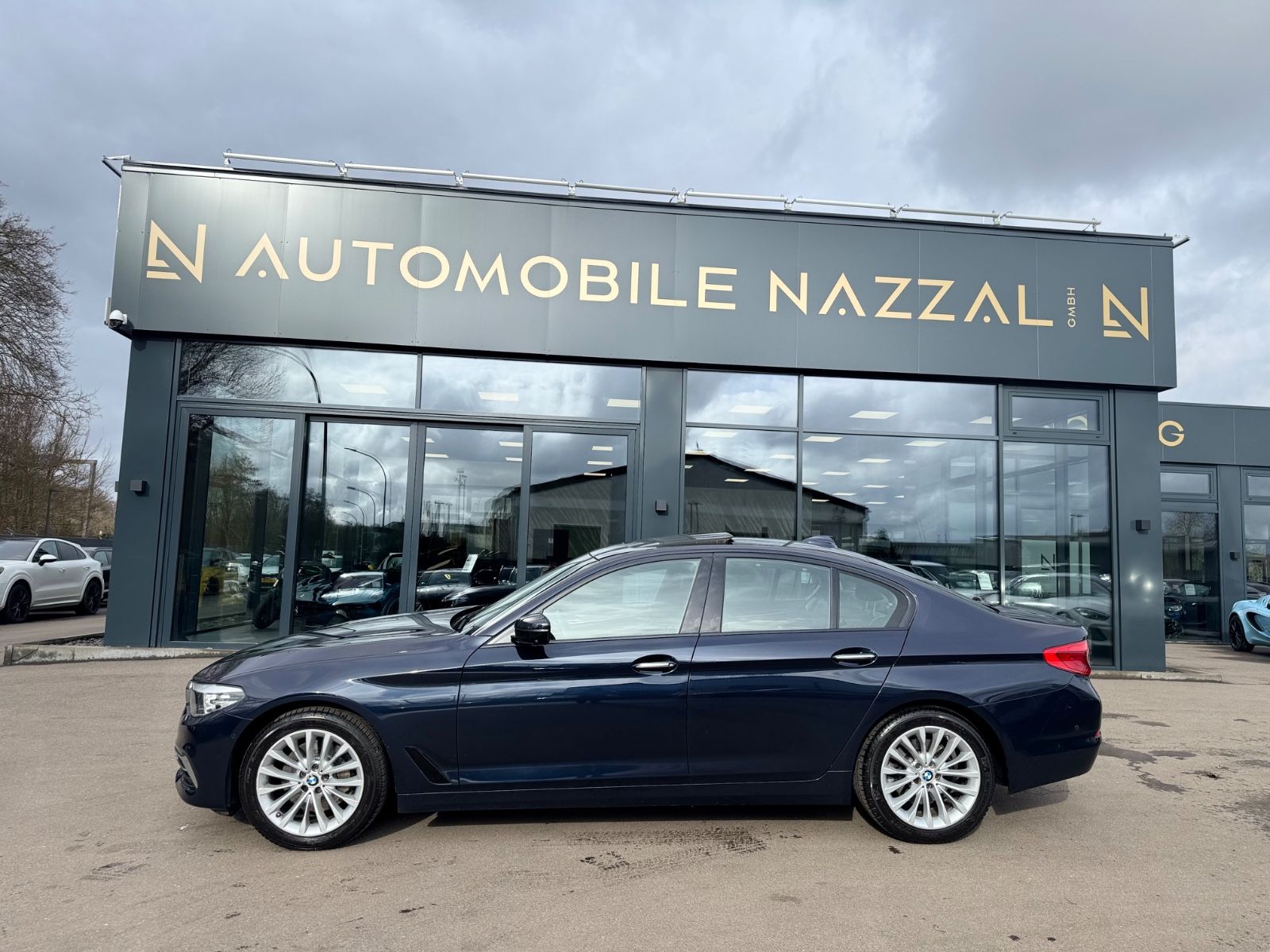 Fahrzeugabbildung BMW 530i xDRIVE*LUXURY-LINE*SHADOW*EL.SD*LEDER*TOP