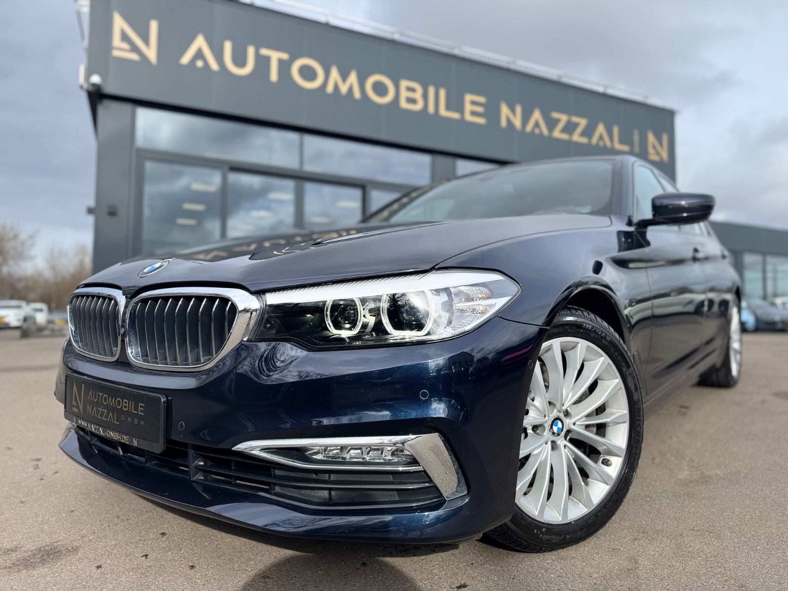 Fahrzeugabbildung BMW 530i xDRIVE*LUXURY-LINE*SHADOW*EL.SD*LEDER*TOP