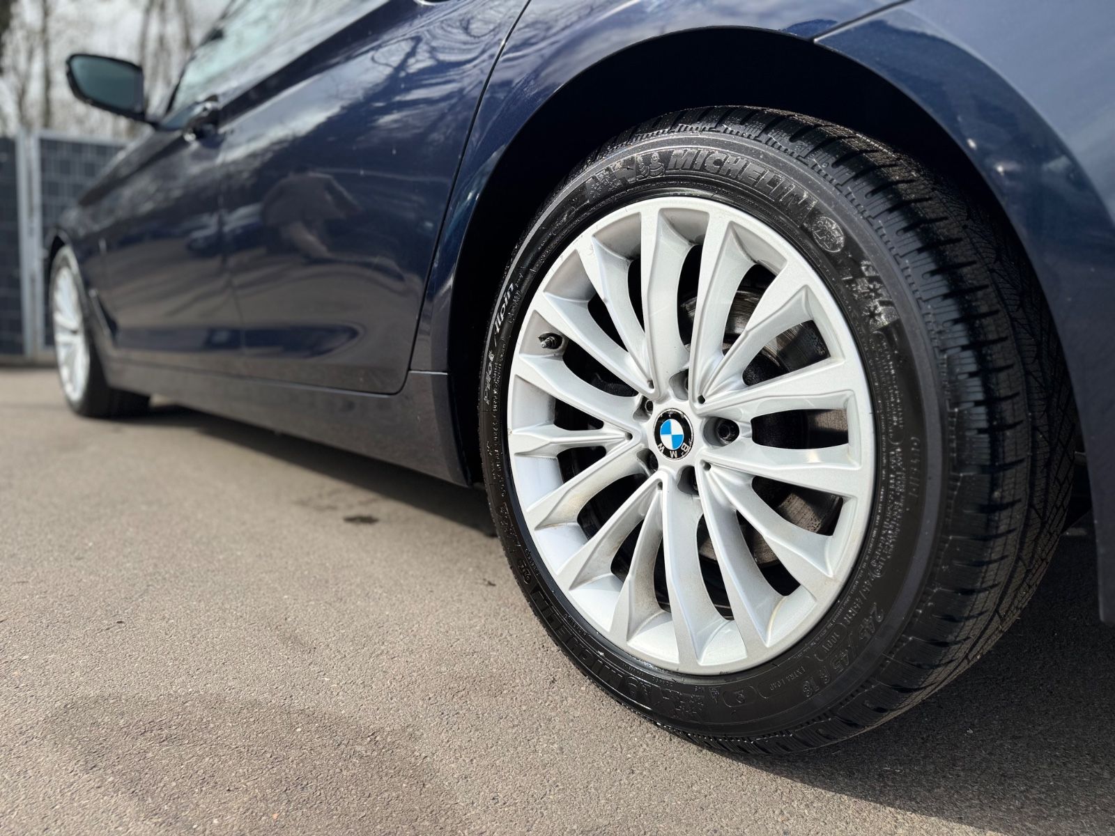 Fahrzeugabbildung BMW 530i xDRIVE*LUXURY-LINE*SHADOW*EL.SD*LEDER*TOP