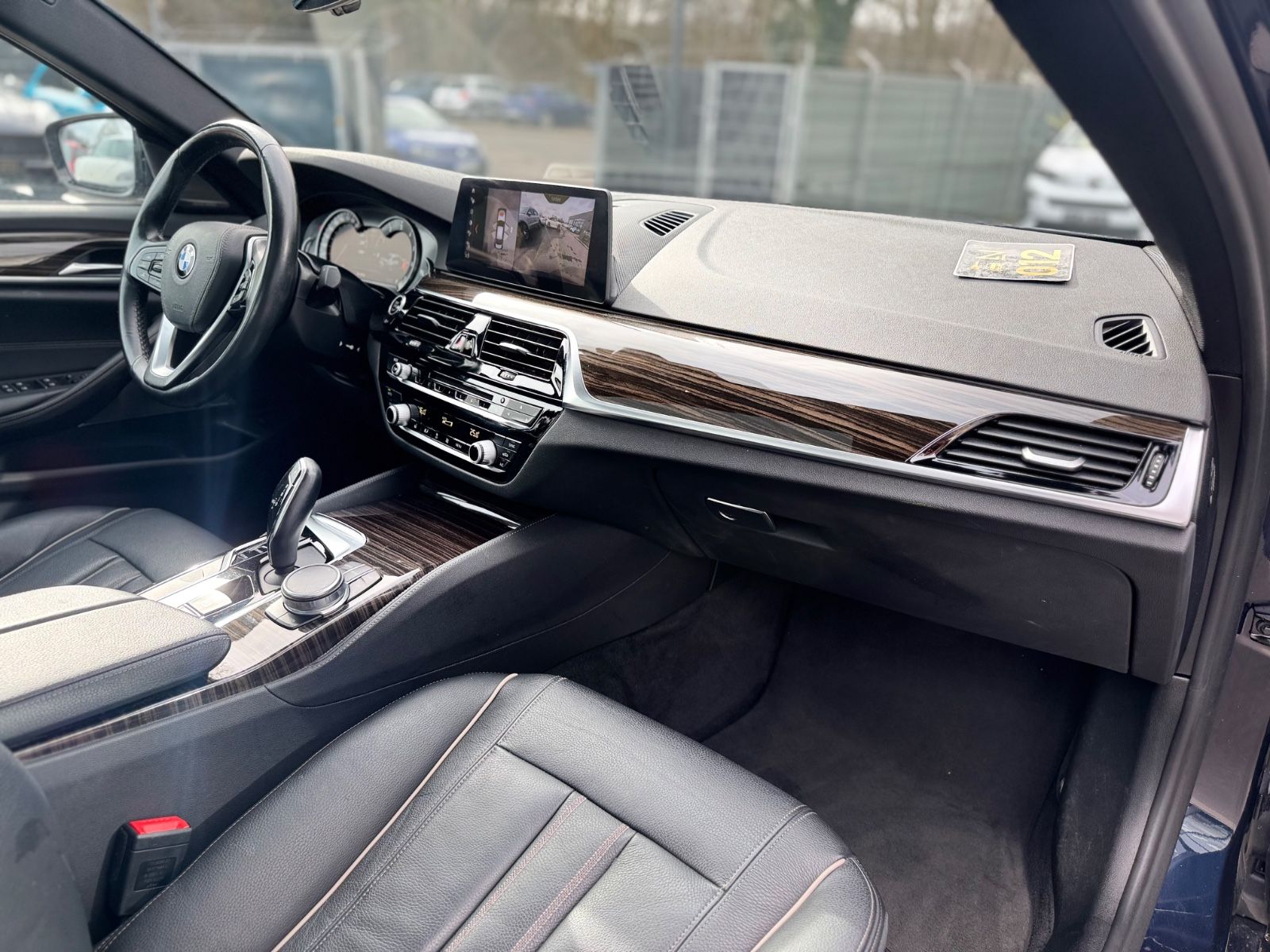 Fahrzeugabbildung BMW 530i xDRIVE*LUXURY-LINE*SHADOW*EL.SD*LEDER*TOP