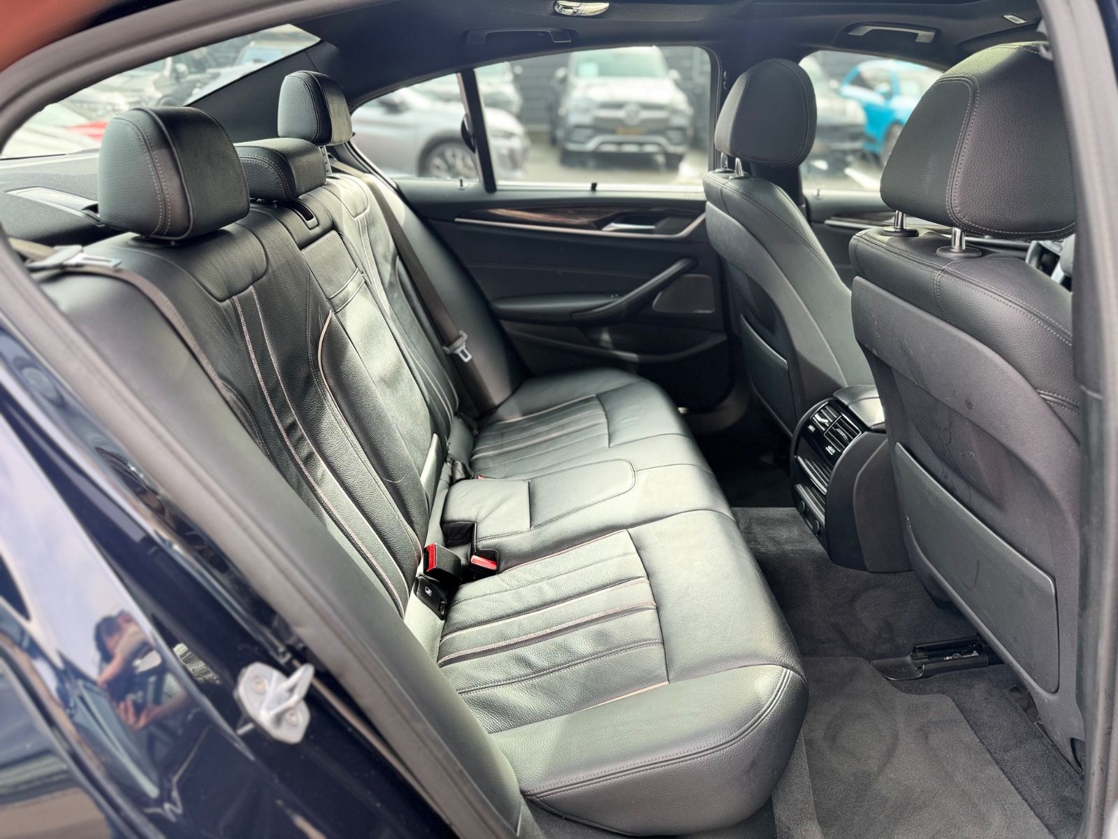 Fahrzeugabbildung BMW 530i xDRIVE*LUXURY-LINE*SHADOW*EL.SD*LEDER*TOP