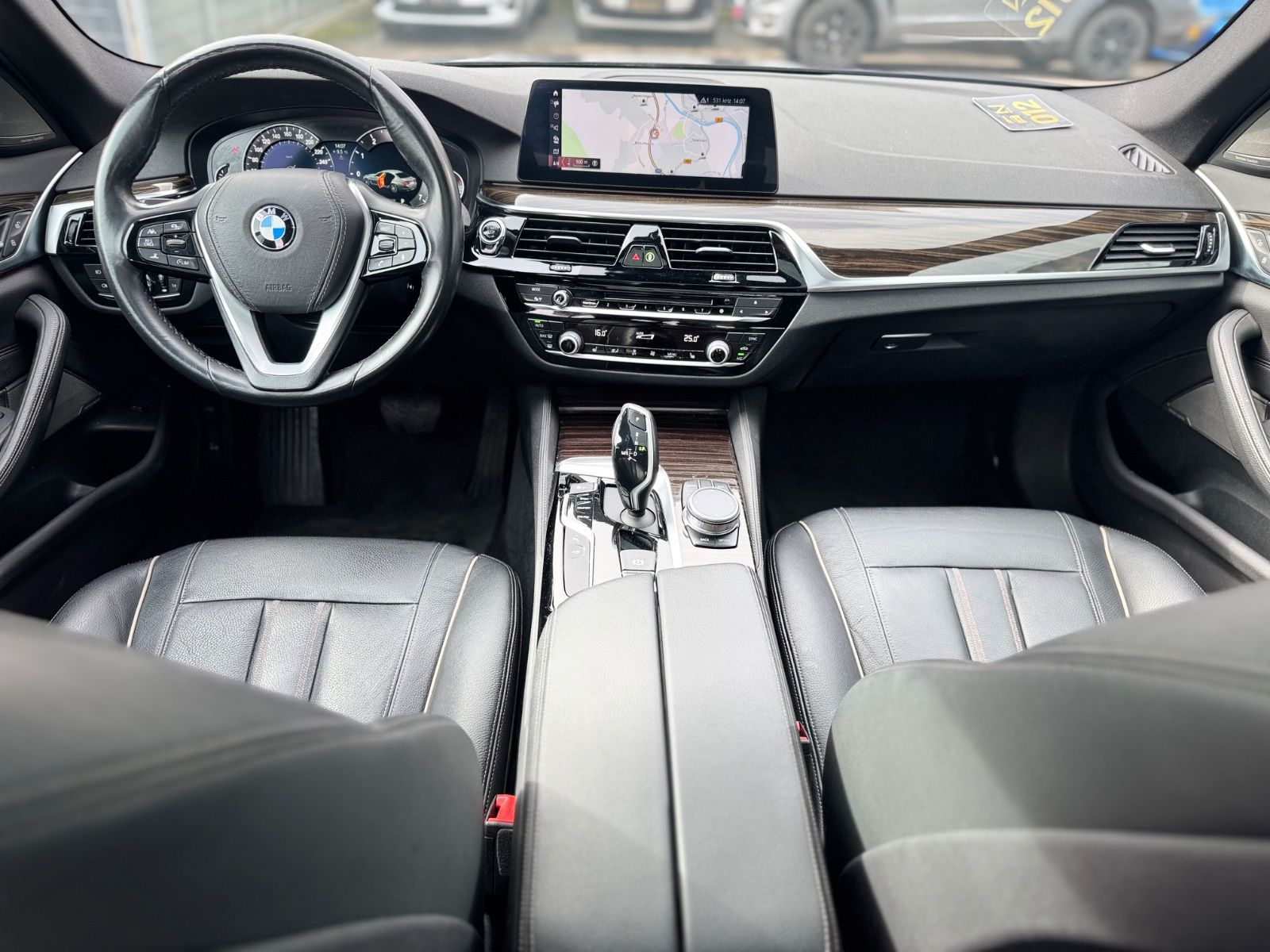 Fahrzeugabbildung BMW 530i xDRIVE*LUXURY-LINE*SHADOW*EL.SD*LEDER*TOP