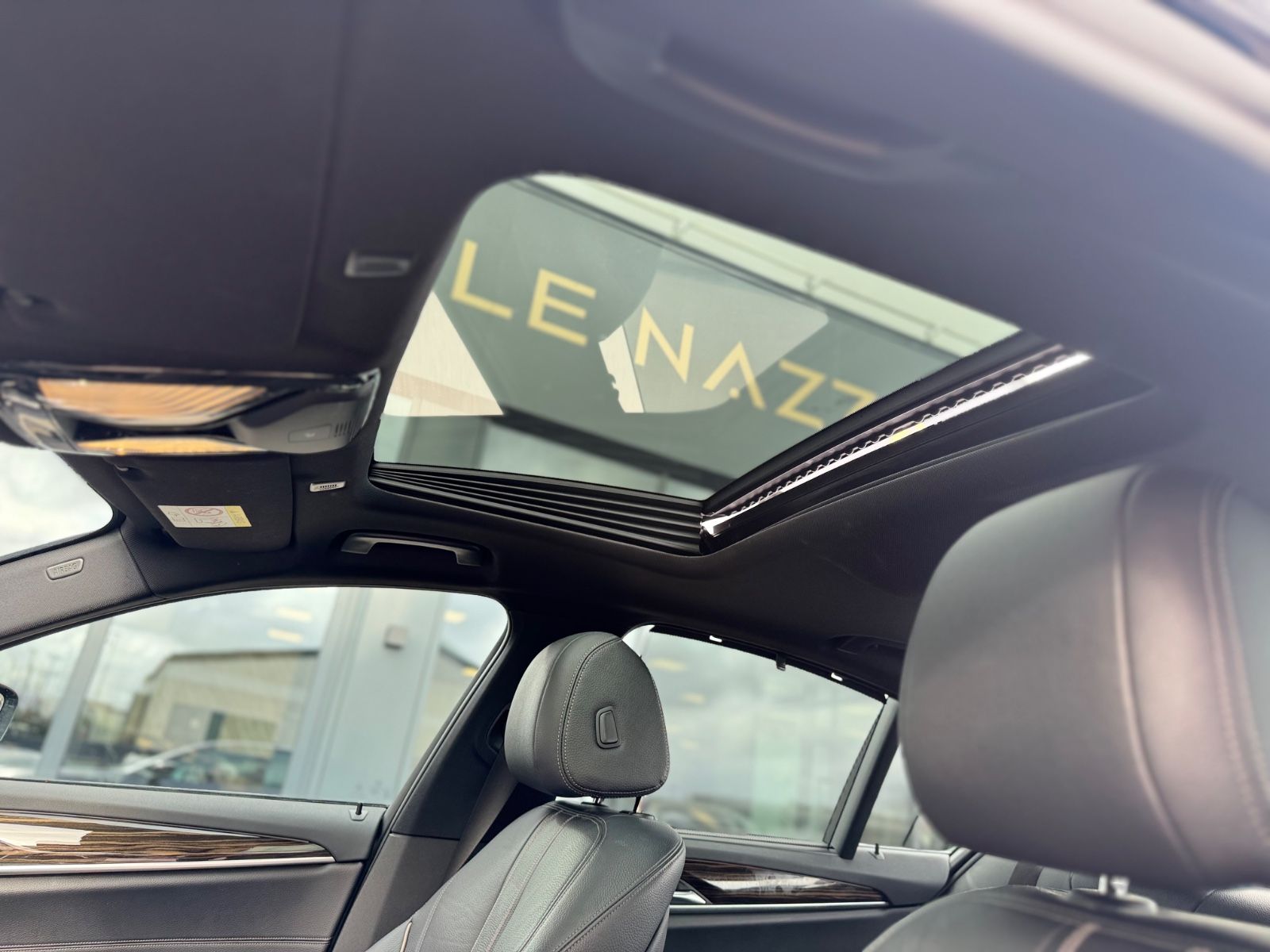 Fahrzeugabbildung BMW 530i xDRIVE*LUXURY-LINE*SHADOW*EL.SD*LEDER*TOP