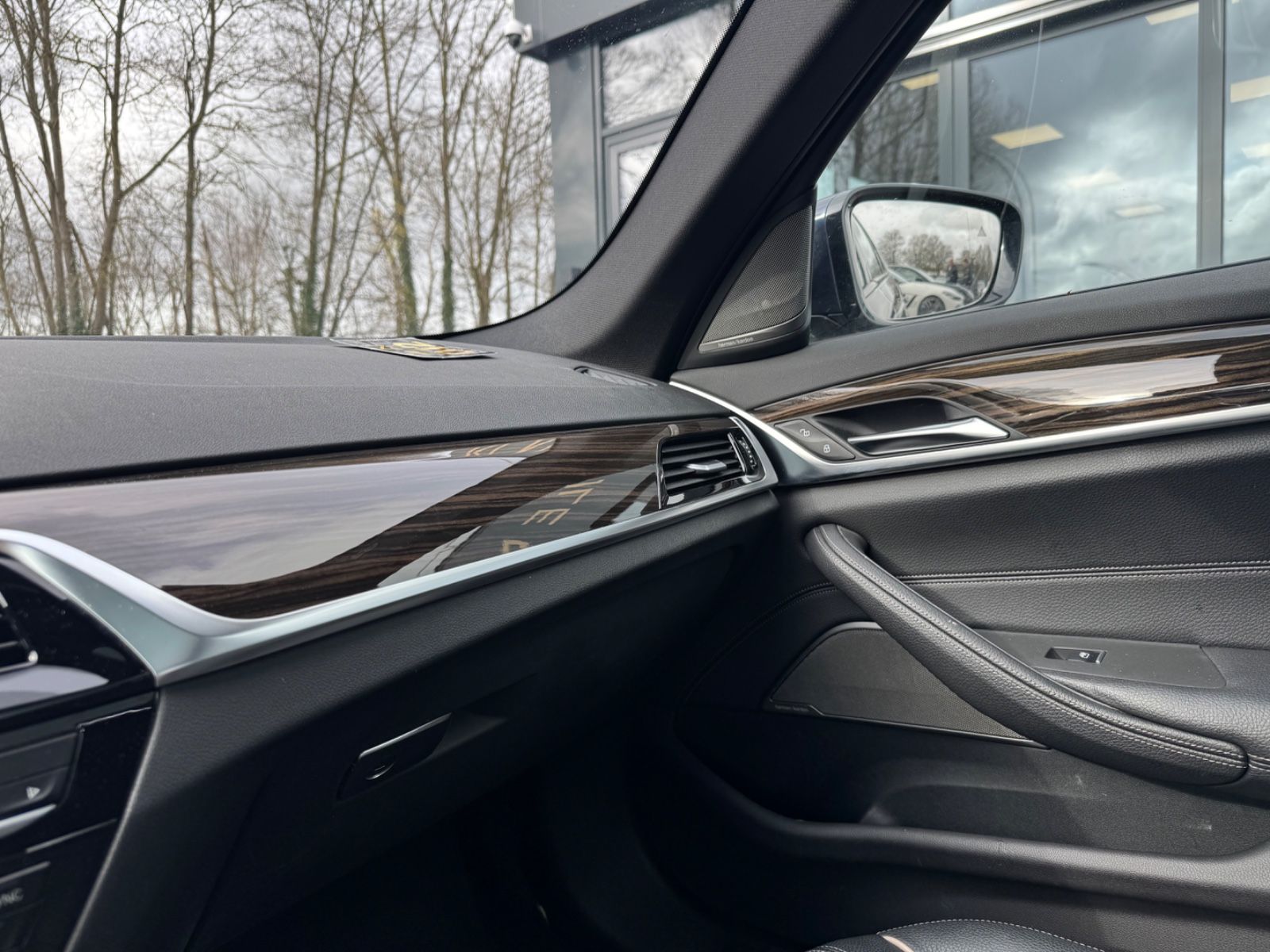 Fahrzeugabbildung BMW 530i xDRIVE*LUXURY-LINE*SHADOW*EL.SD*LEDER*TOP