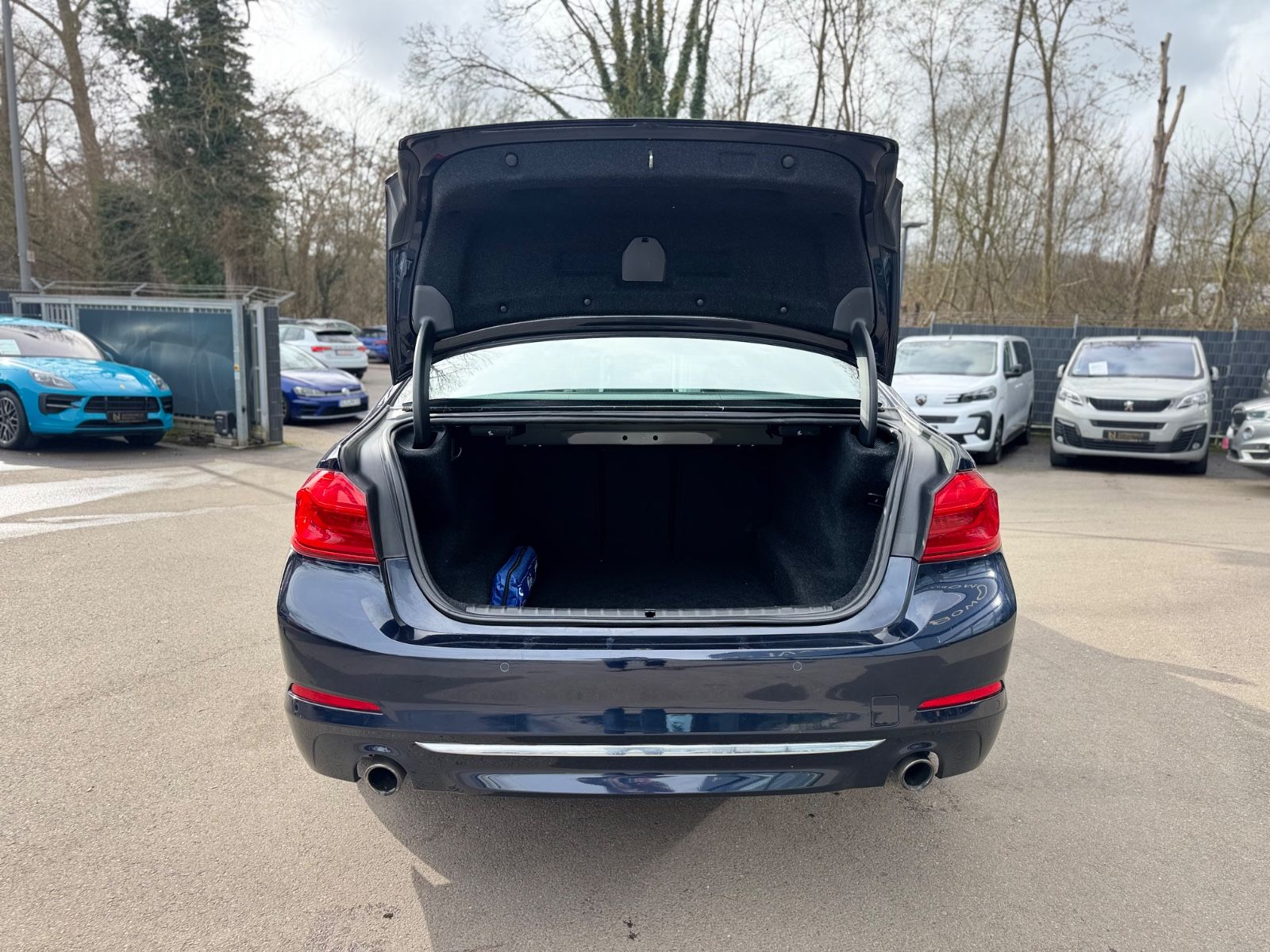 Fahrzeugabbildung BMW 530i xDRIVE*LUXURY-LINE*SHADOW*EL.SD*LEDER*TOP