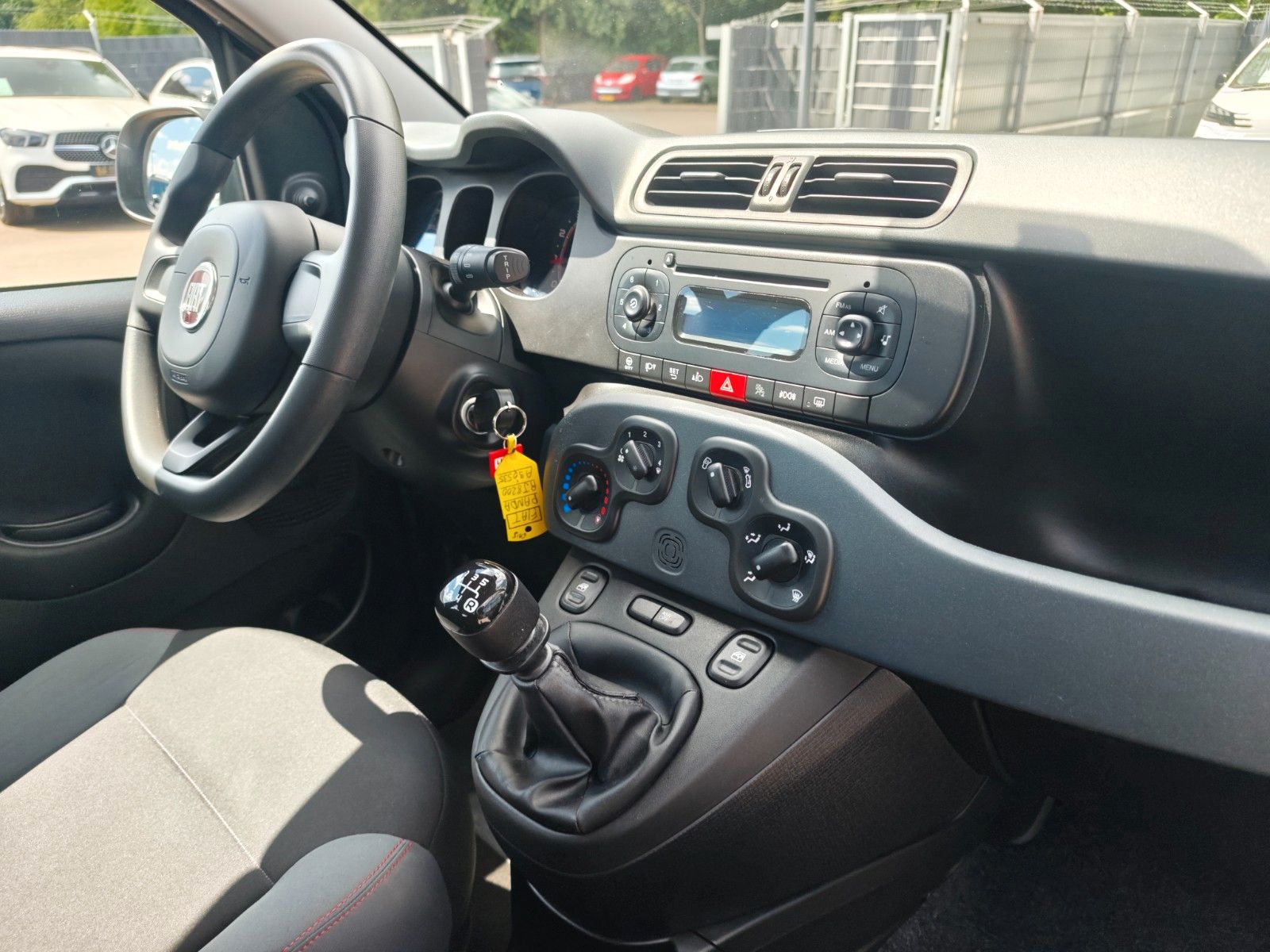 Fahrzeugabbildung Fiat PANDA EASY*KLIMA*2.HAND*COLORE ESTERNO KREIDE*