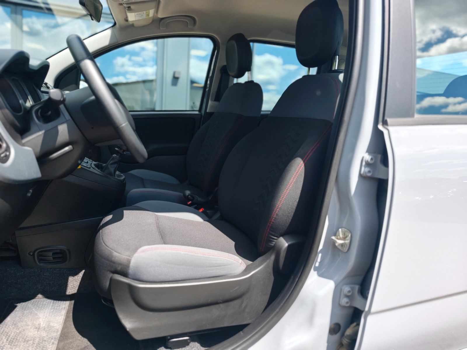 Fahrzeugabbildung Fiat PANDA EASY*KLIMA*2.HAND*COLORE ESTERNO KREIDE*