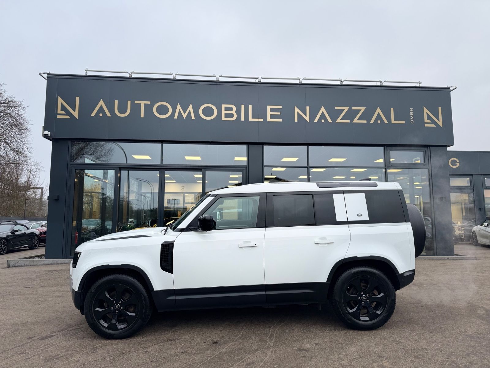 Fahrzeugabbildung Land Rover DEFENDER*BLACK-DESIGN PACK*2.HD*LED*OFF ROAD*TOP