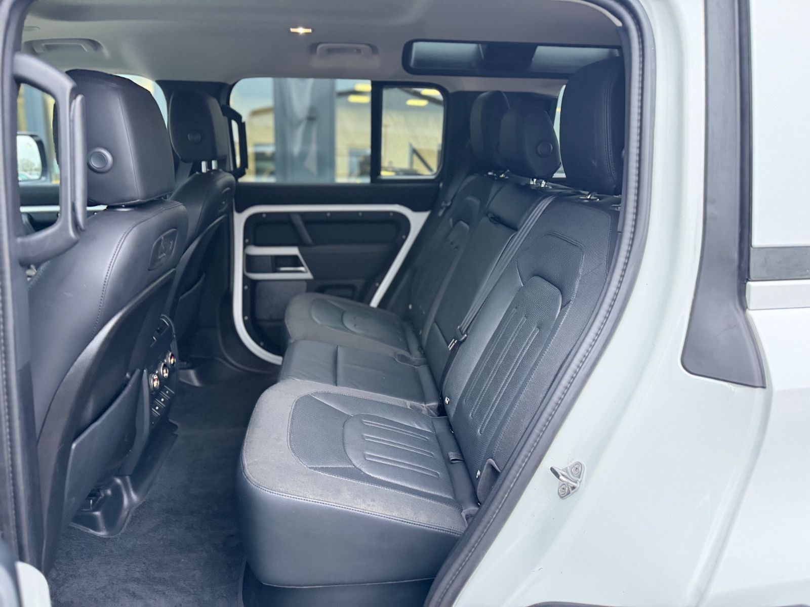 Fahrzeugabbildung Land Rover DEFENDER*BLACK-DESIGN PACK*2.HD*LED*OFF ROAD*TOP