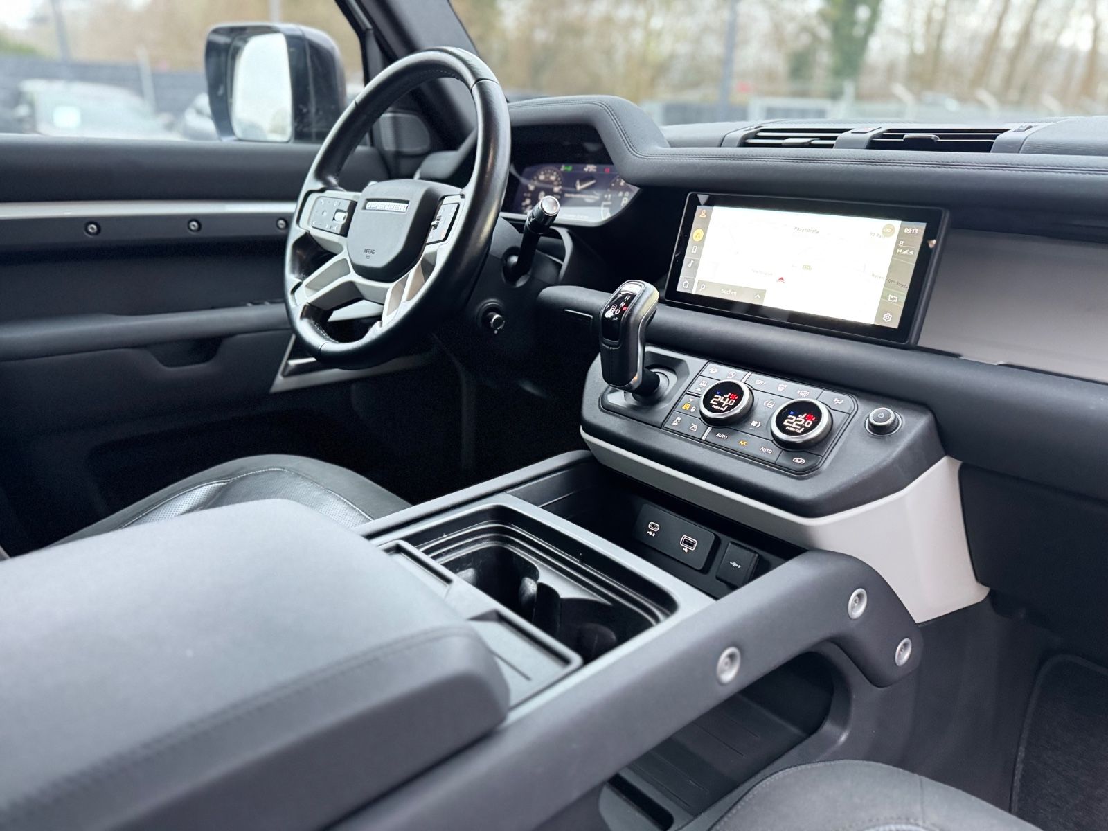 Fahrzeugabbildung Land Rover DEFENDER*BLACK-DESIGN PACK*2.HD*LED*OFF ROAD*TOP