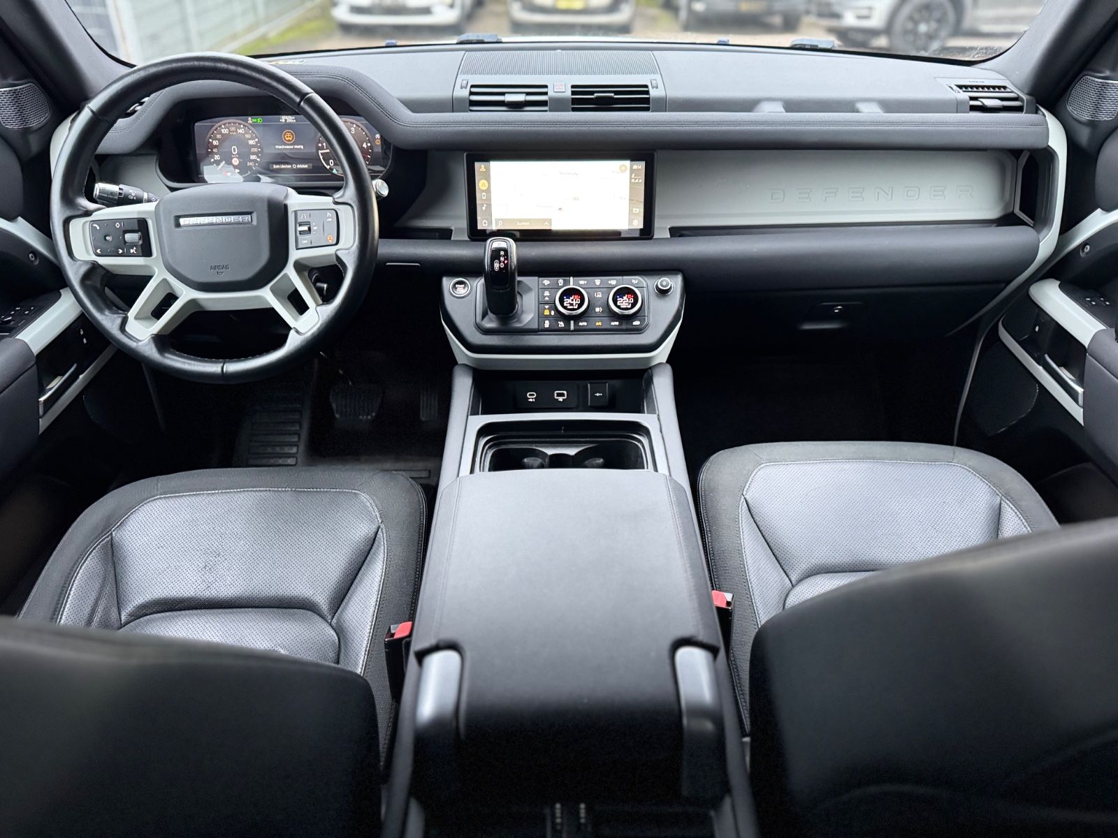 Fahrzeugabbildung Land Rover DEFENDER*BLACK-DESIGN PACK*2.HD*LED*OFF ROAD*TOP