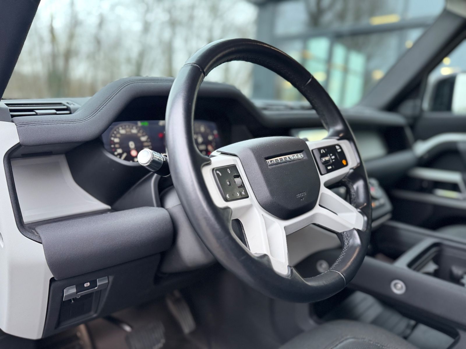 Fahrzeugabbildung Land Rover DEFENDER*BLACK-DESIGN PACK*2.HD*LED*OFF ROAD*TOP