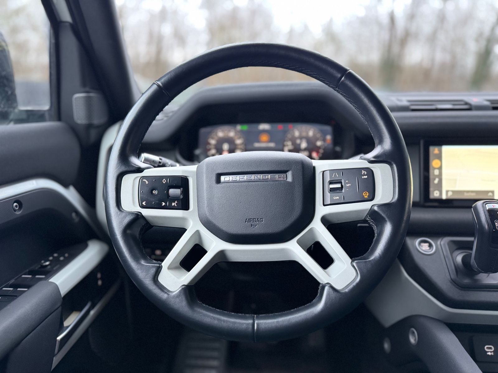 Fahrzeugabbildung Land Rover DEFENDER*BLACK-DESIGN PACK*2.HD*LED*OFF ROAD*TOP