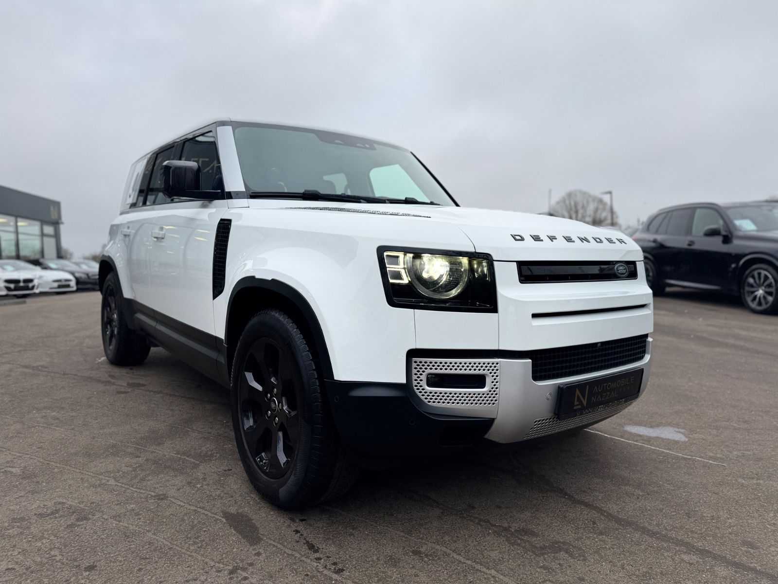 Fahrzeugabbildung Land Rover DEFENDER*BLACK-DESIGN PACK*2.HD*LED*OFF ROAD*TOP