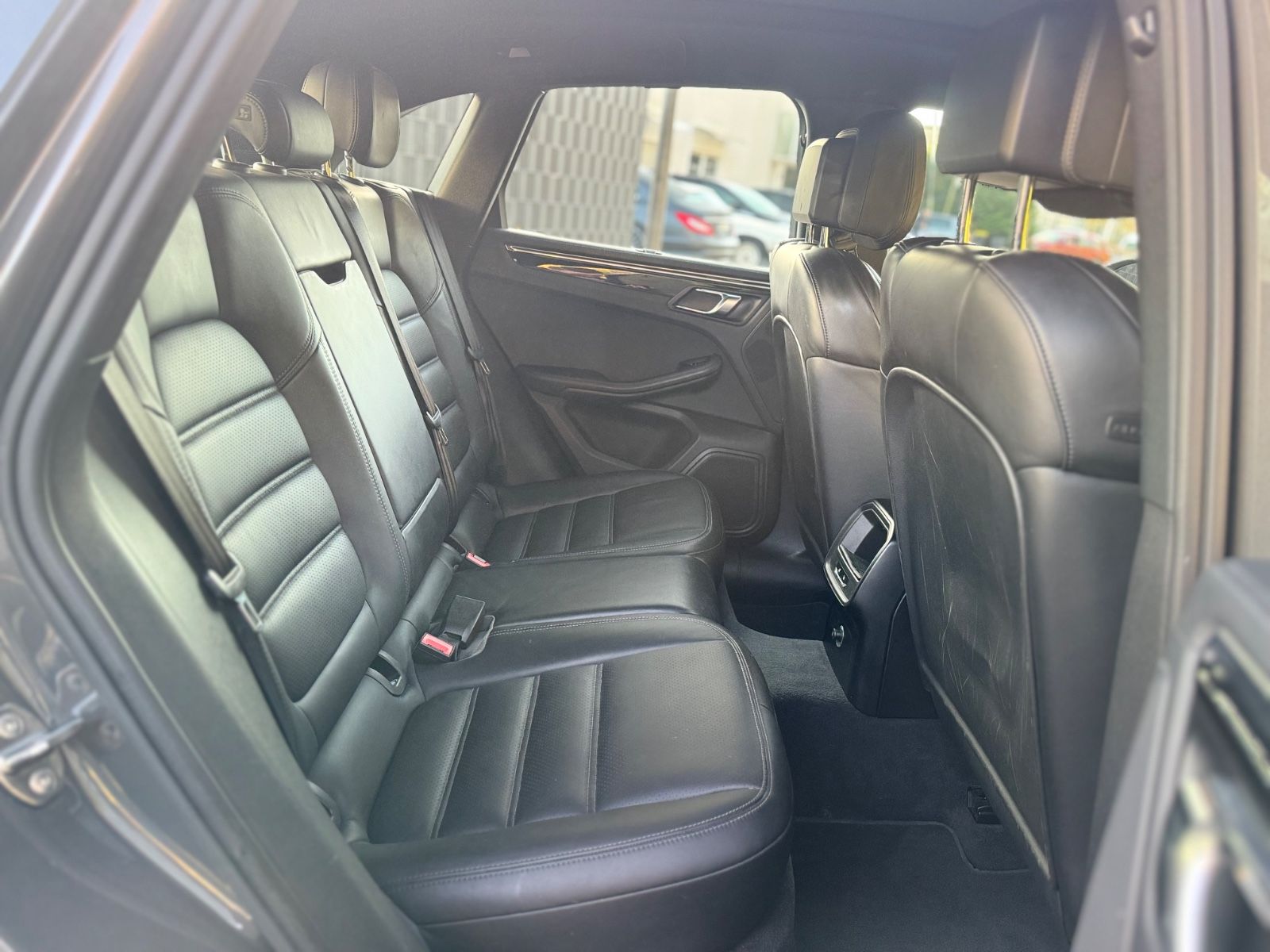 Fahrzeugabbildung Porsche MACAN S*AUT.*NAVI*PANORAMA*21.ZOLL*BI-XENON*