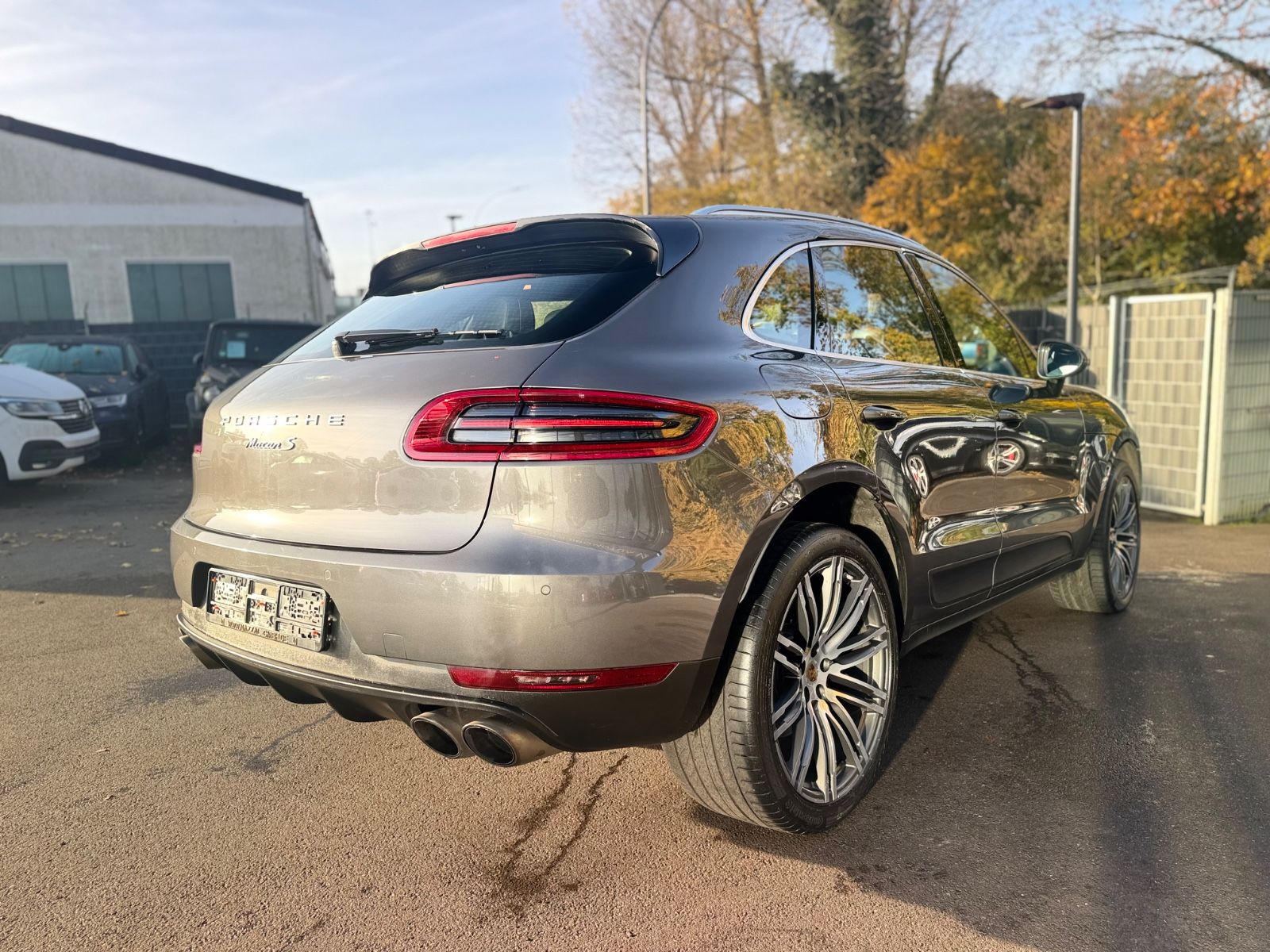 Fahrzeugabbildung Porsche MACAN S*AUT.*NAVI*PANORAMA*21.ZOLL*BI-XENON*
