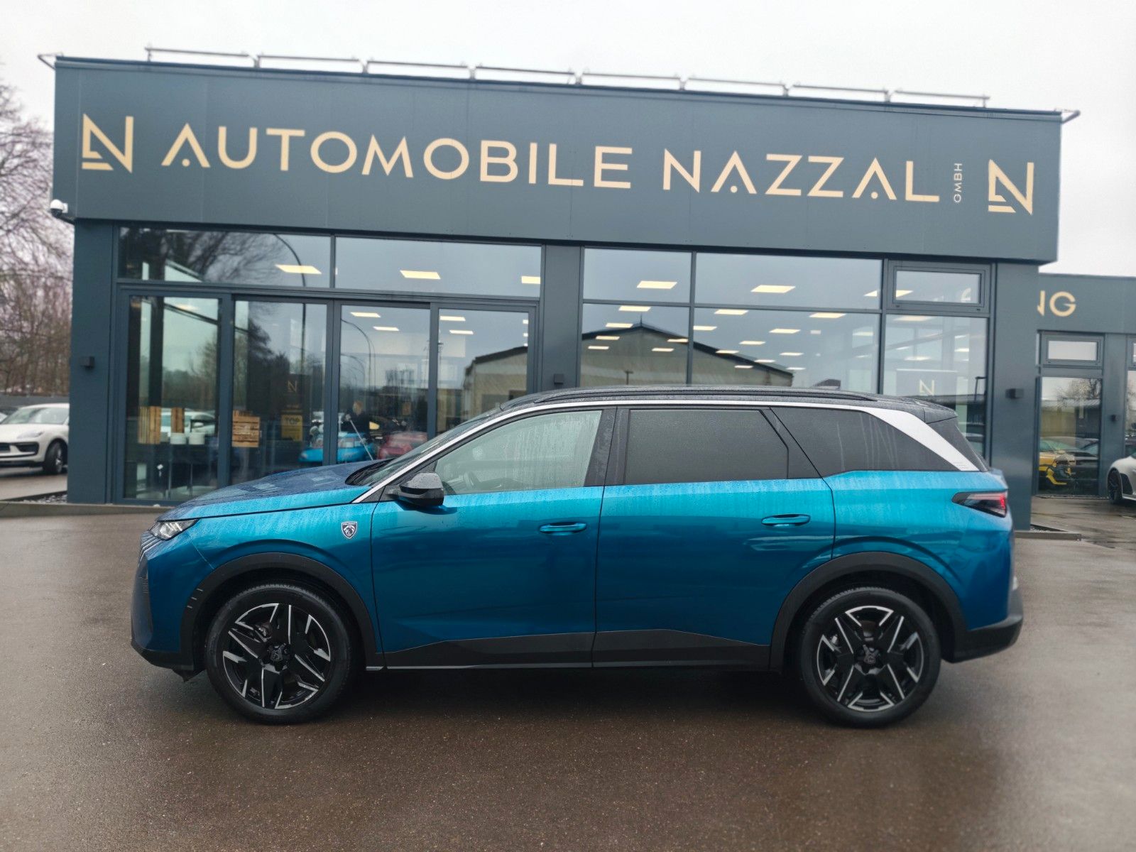 Fahrzeugabbildung Peugeot 5008 HYBRID 136 GT*AUT*7 SITZE*VOLL-LED*ASSIST*