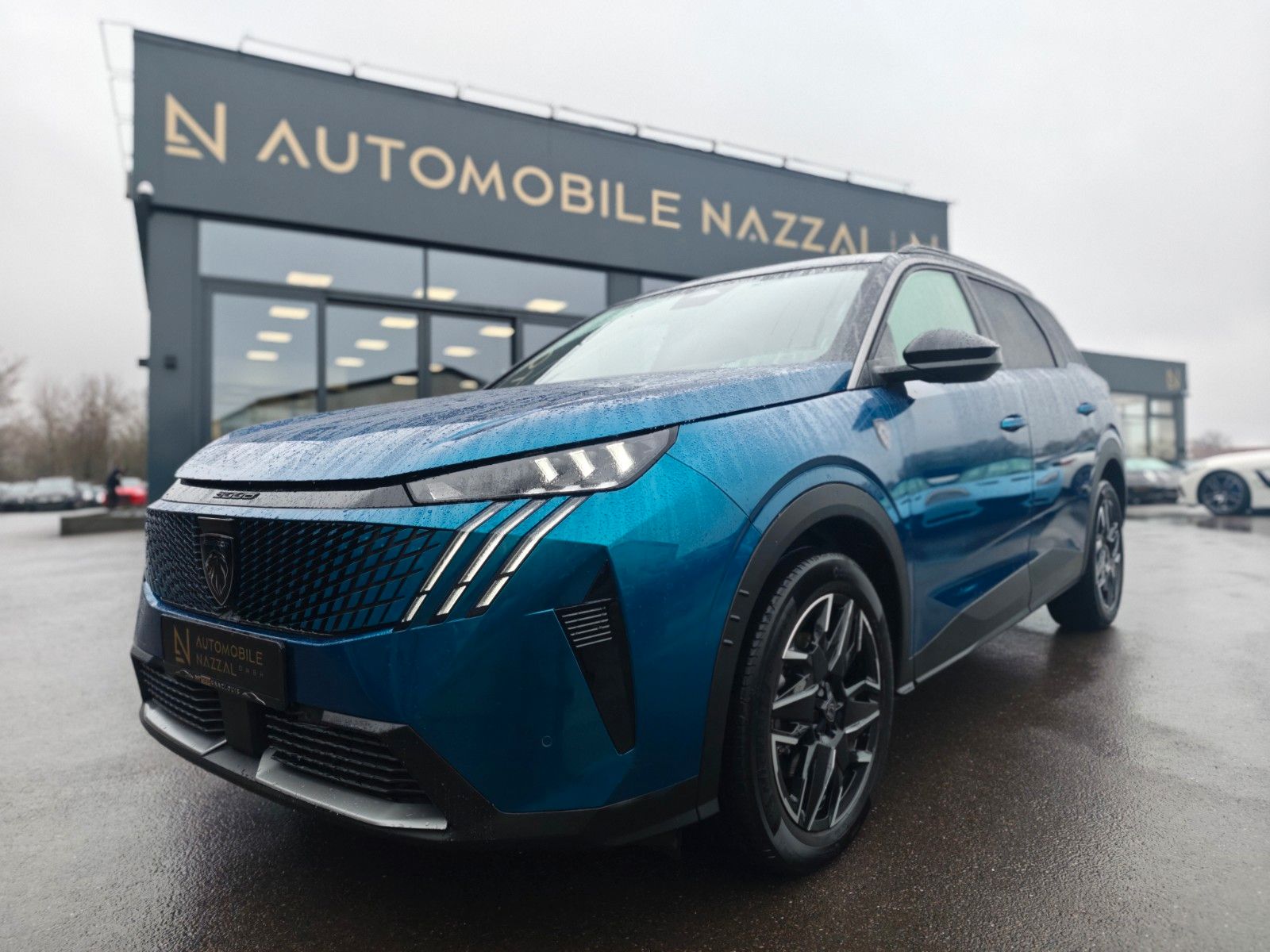 Fahrzeugabbildung Peugeot 5008 HYBRID 136 GT*AUT*7 SITZE*VOLL-LED*ASSIST*