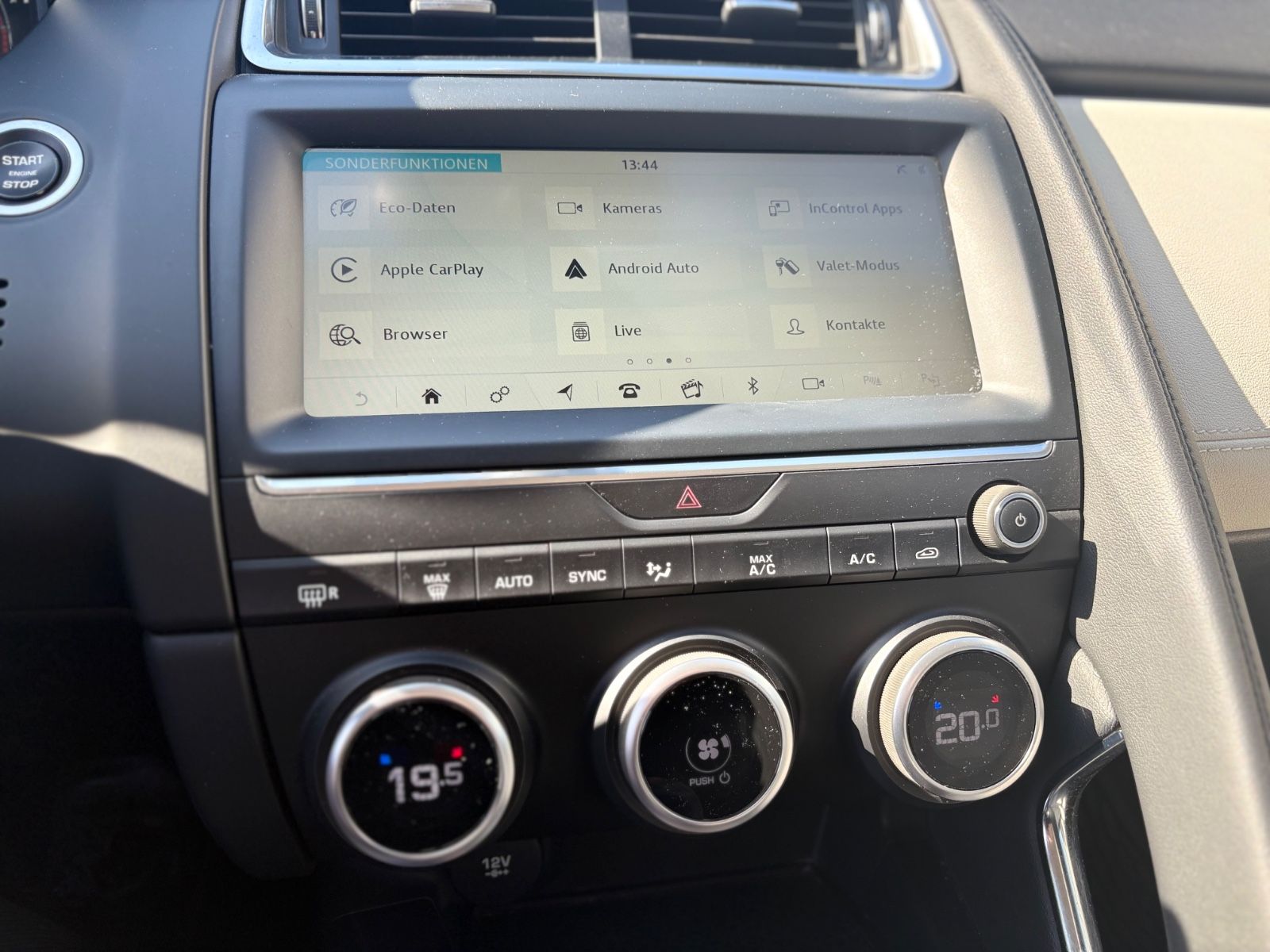 Fahrzeugabbildung Jaguar E-PACE HSE AWD*AUT*LEDER *LED*KAMERA*1.HD*TOP