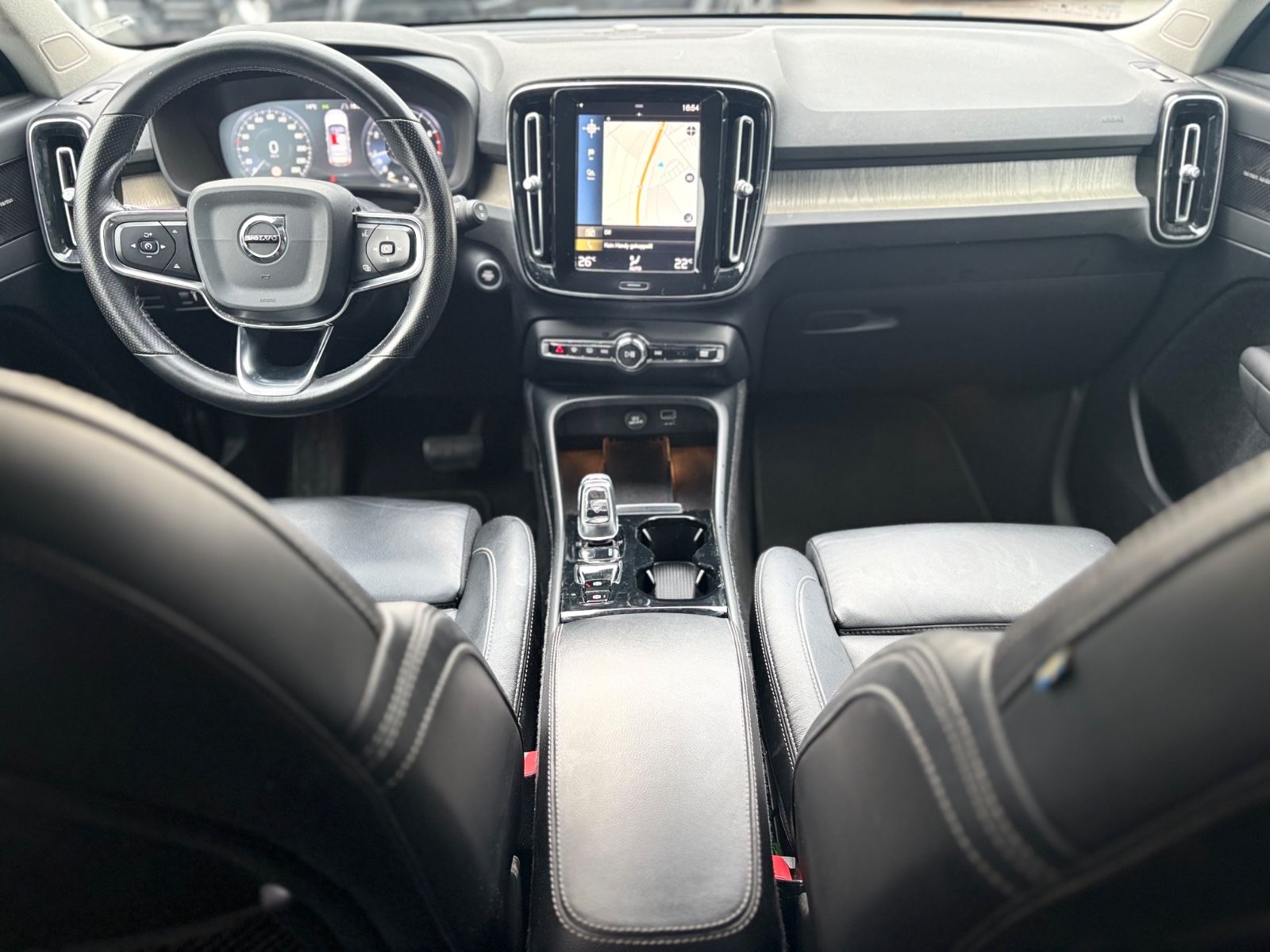 Fahrzeugabbildung Volvo XC40 INSCRIPTION AWD*AUT*LED*LEDER*KAMERA*2.HD*