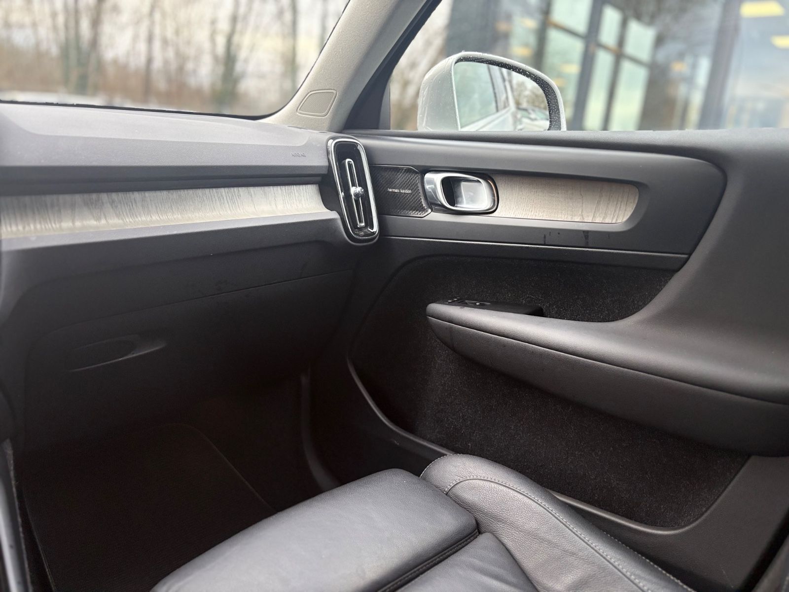 Fahrzeugabbildung Volvo XC40 INSCRIPTION AWD*AUT*LED*LEDER*KAMERA*2.HD*