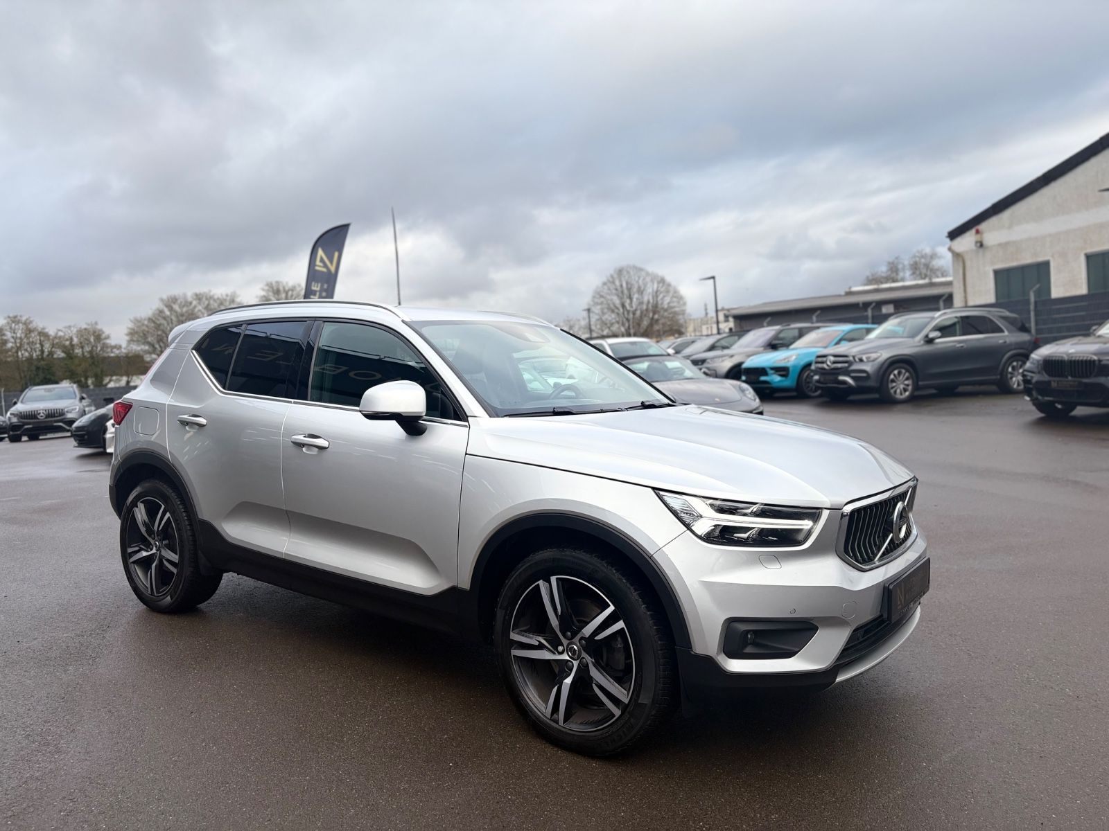 Fahrzeugabbildung Volvo XC40 INSCRIPTION AWD*AUT*LED*LEDER*KAMERA*2.HD*
