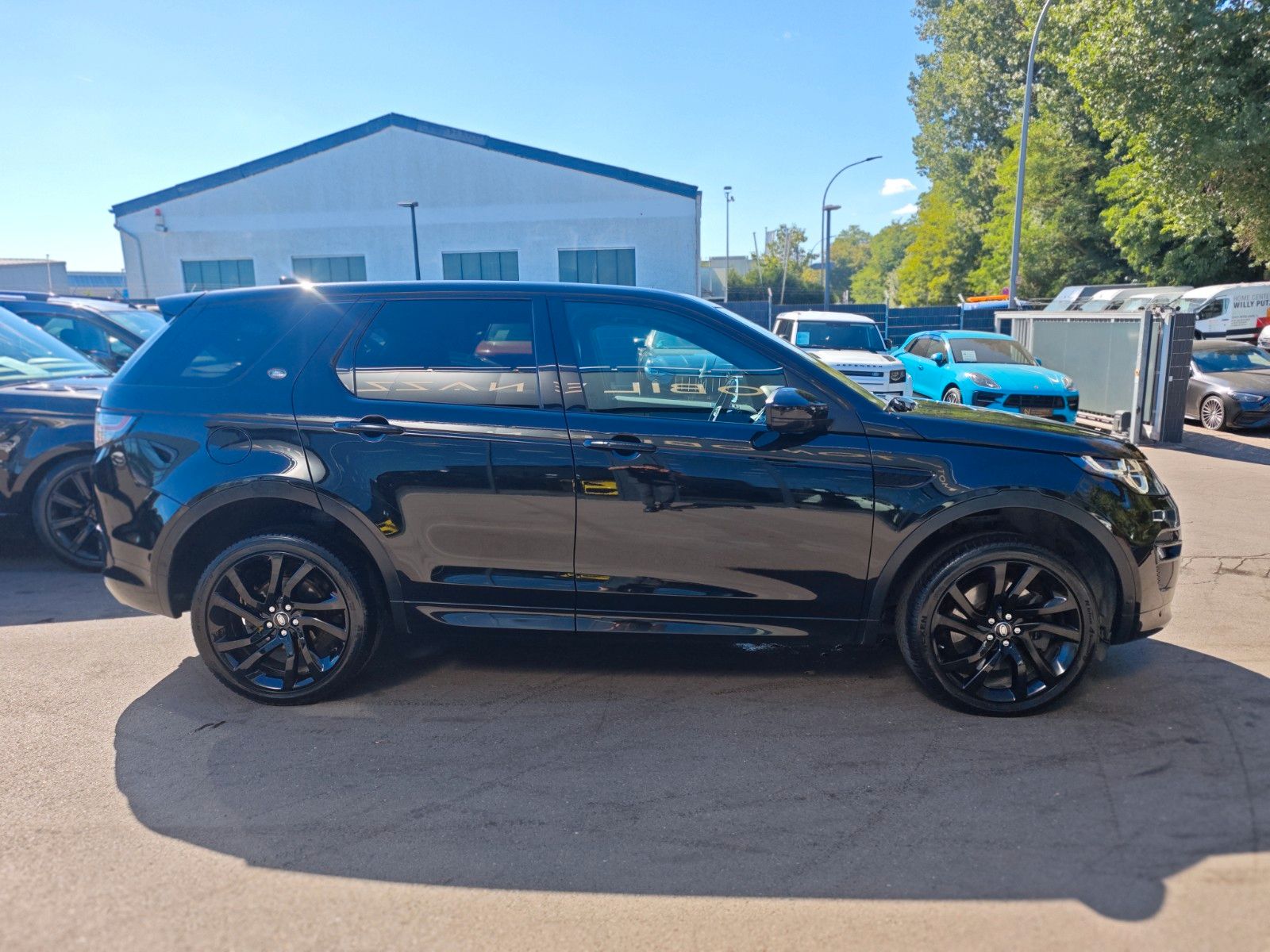 Fahrzeugabbildung Land Rover DISCOVERY SPORT HSE DYNAMIC *AUT*SHZ*KAM*PANO*