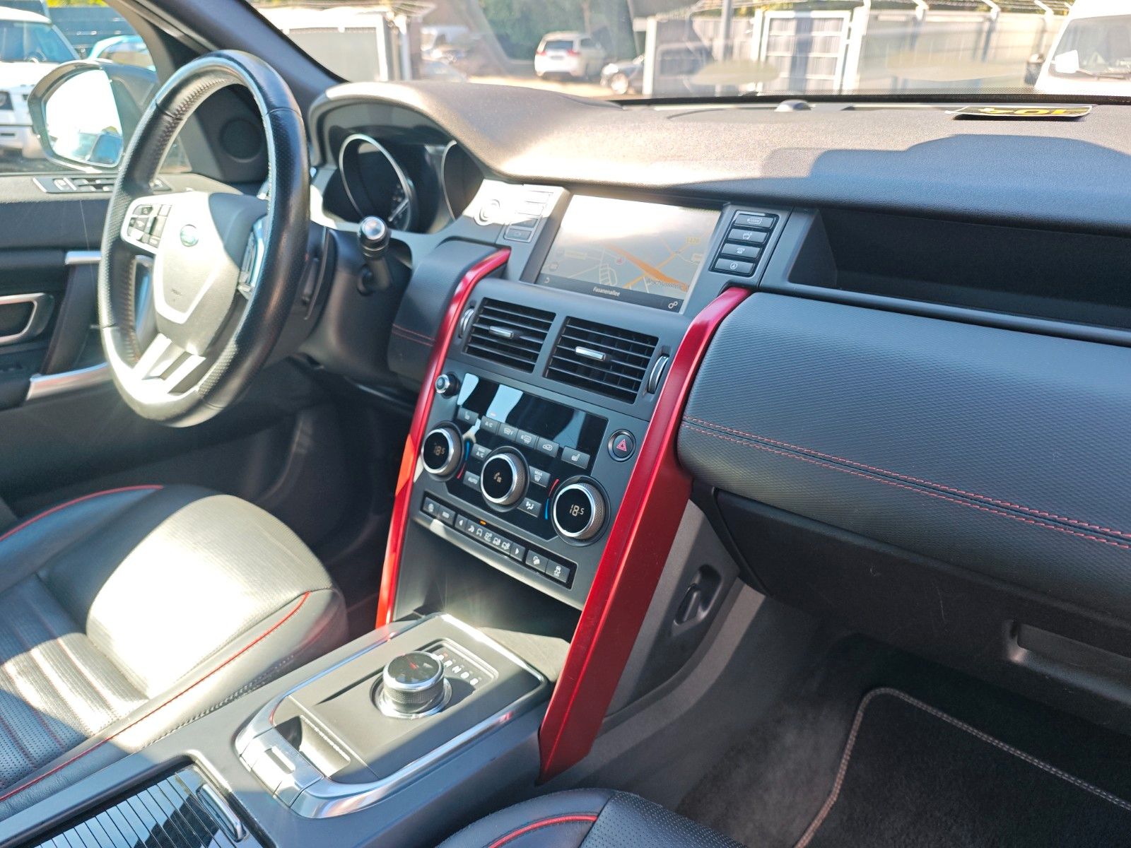 Fahrzeugabbildung Land Rover DISCOVERY SPORT HSE DYNAMIC *AUT*SHZ*KAM*PANO*