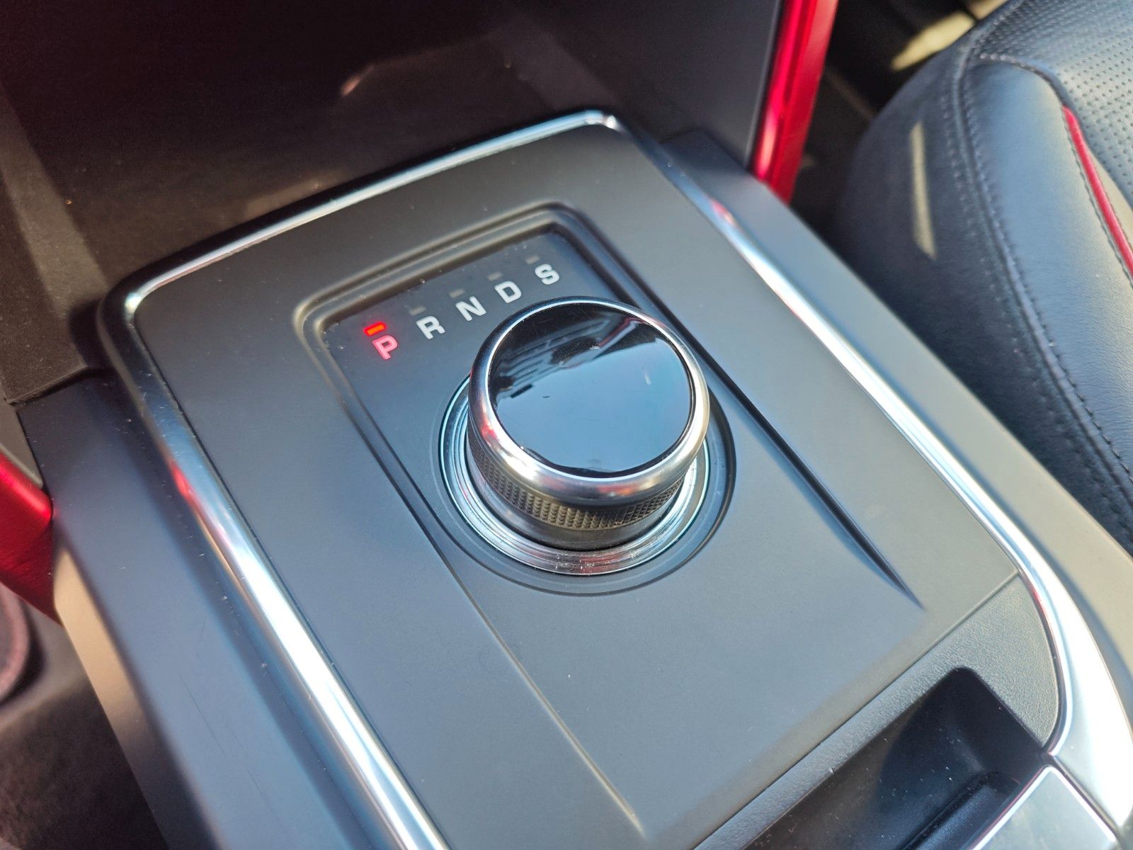 Fahrzeugabbildung Land Rover DISCOVERY SPORT HSE DYNAMIC *AUT*SHZ*KAM*PANO*