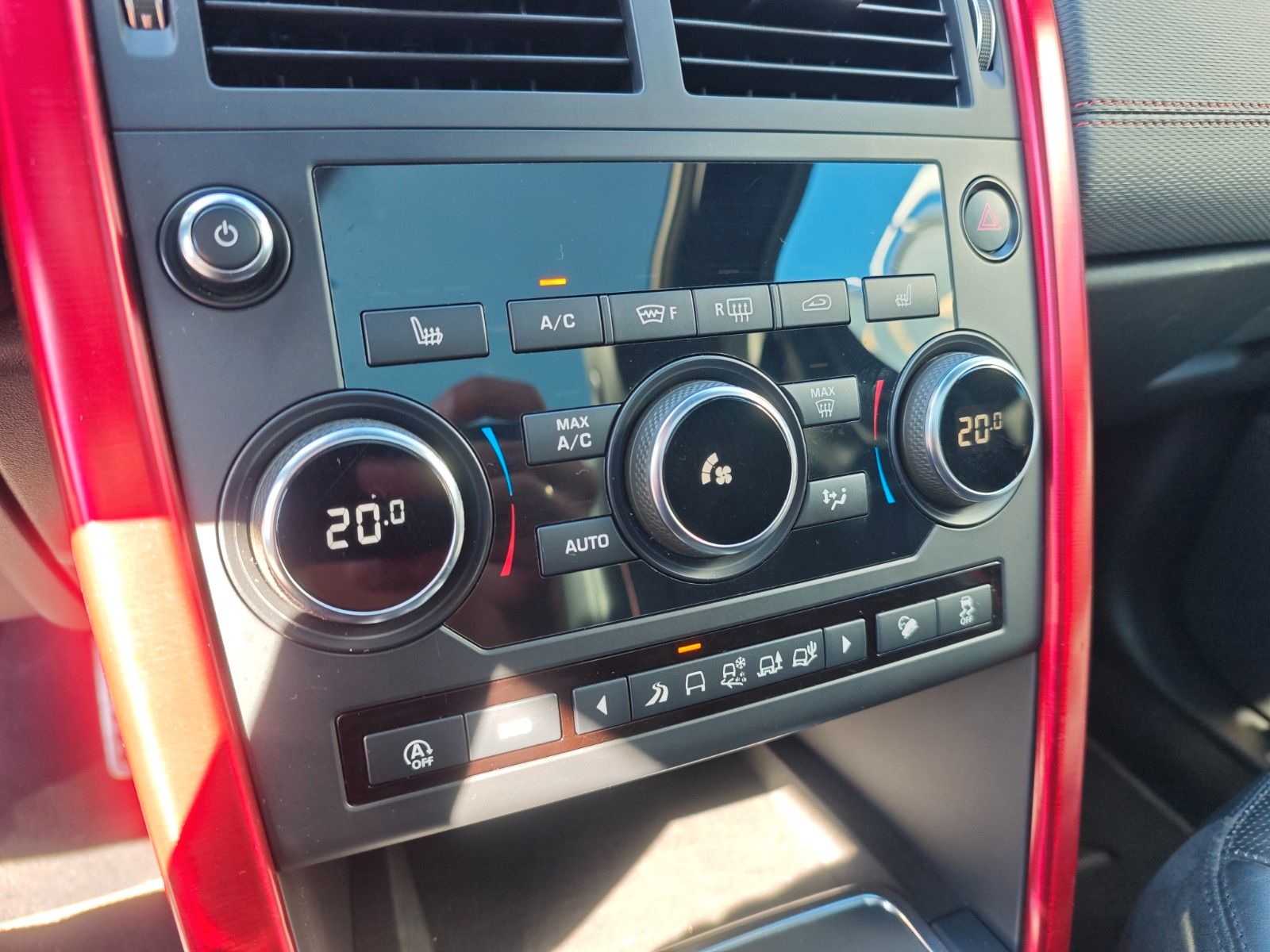 Fahrzeugabbildung Land Rover DISCOVERY SPORT HSE DYNAMIC *AUT*SHZ*KAM*PANO*