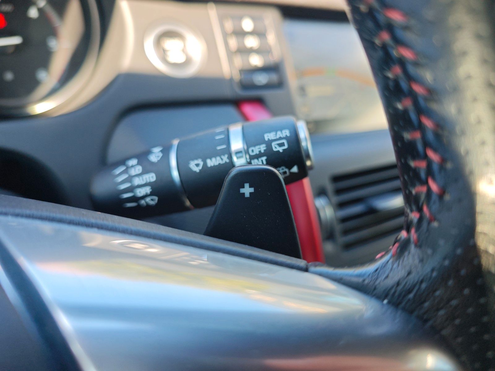 Fahrzeugabbildung Land Rover DISCOVERY SPORT HSE DYNAMIC *AUT*SHZ*KAM*PANO*