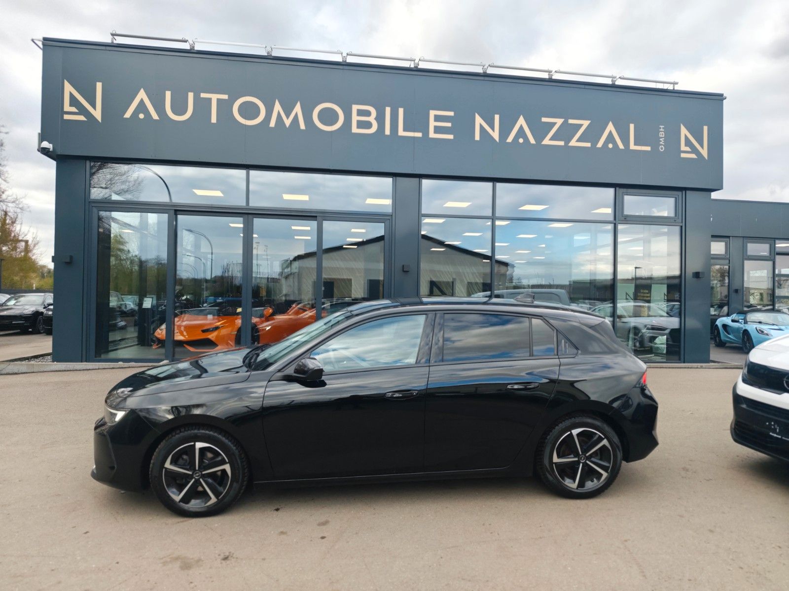 Fahrzeugabbildung Opel ASTRA L LIM BUSINNES EDITION*AUT*LED*KAMERA*2.HD