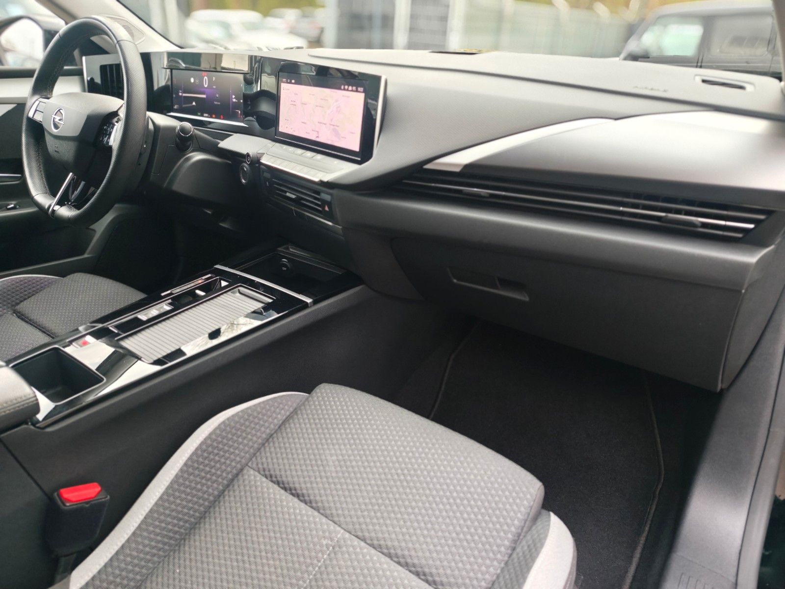 Fahrzeugabbildung Opel ASTRA L LIM BUSINNES EDITION*AUT*LED*KAMERA*2.HD