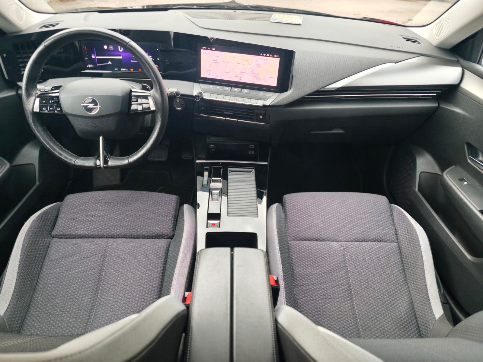 Fahrzeugabbildung Opel ASTRA L LIM BUSINNES EDITION*AUT*LED*KAMERA*2.HD