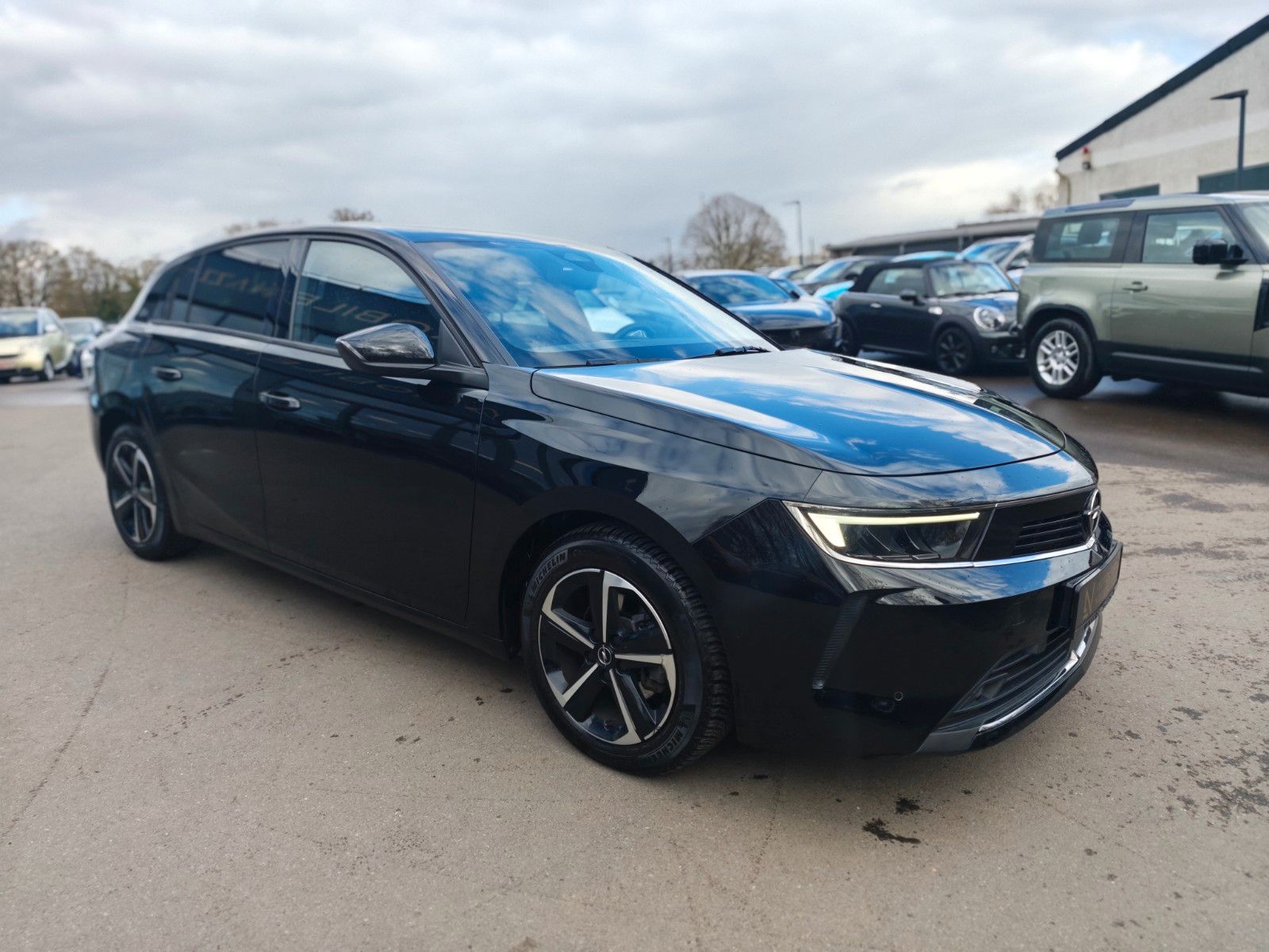 Fahrzeugabbildung Opel ASTRA L LIM BUSINNES EDITION*AUT*LED*KAMERA*2.HD