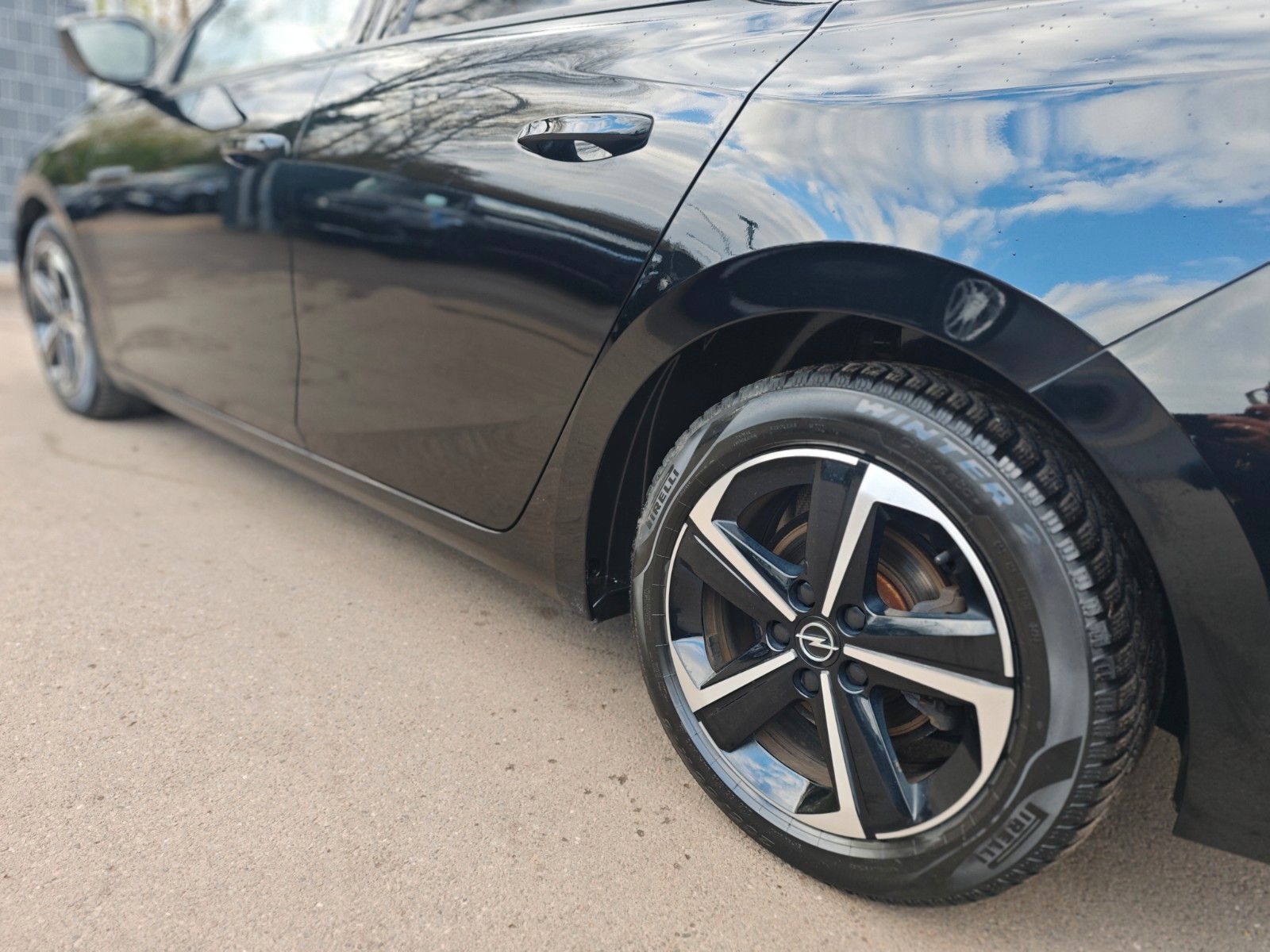 Fahrzeugabbildung Opel ASTRA L LIM BUSINNES EDITION*AUT*LED*KAMERA*2.HD