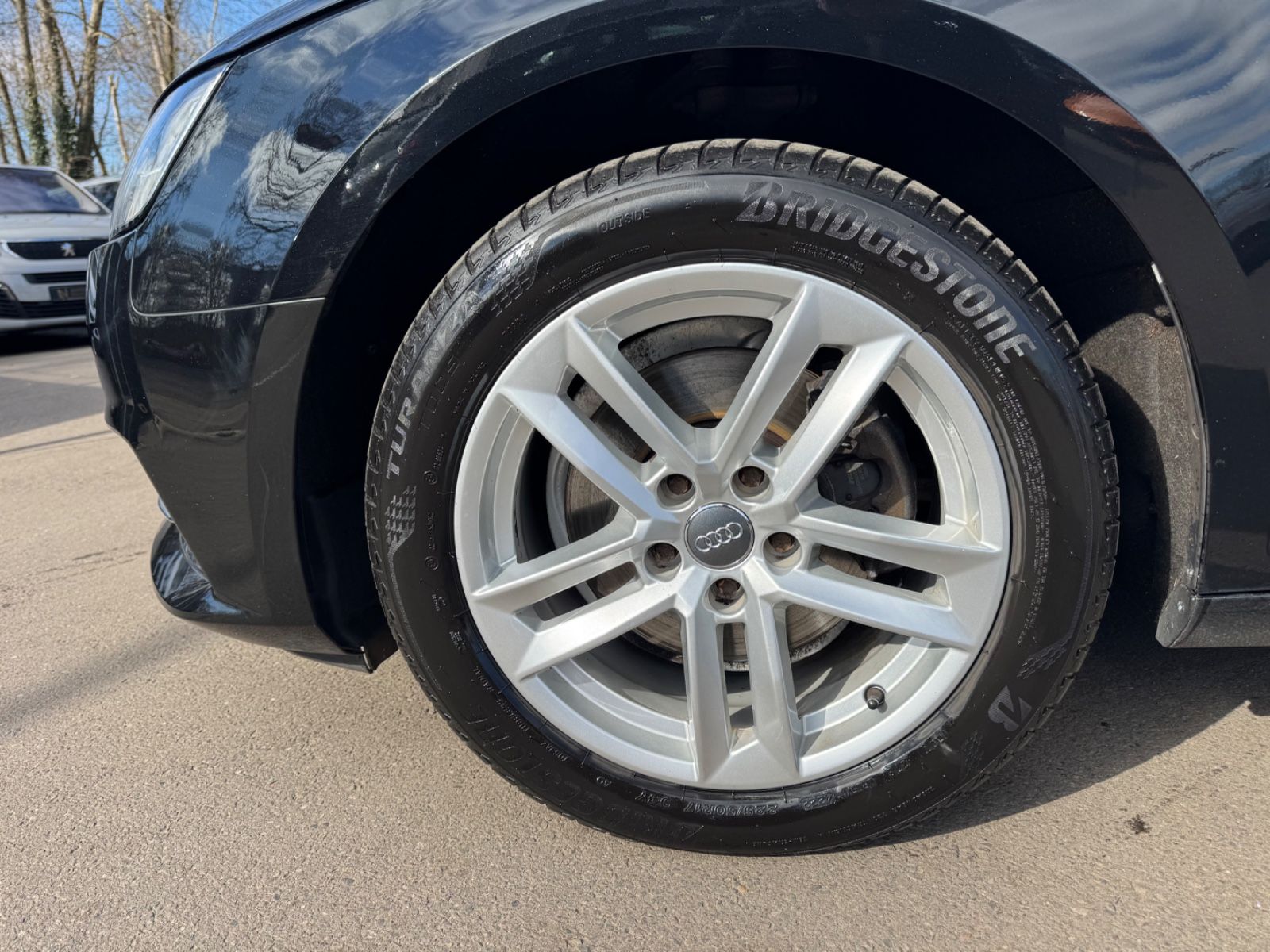 Fahrzeugabbildung Audi A4 LIM. DESIGN 2.0 TDI*NAVI*PDC*XENON*EURO6*