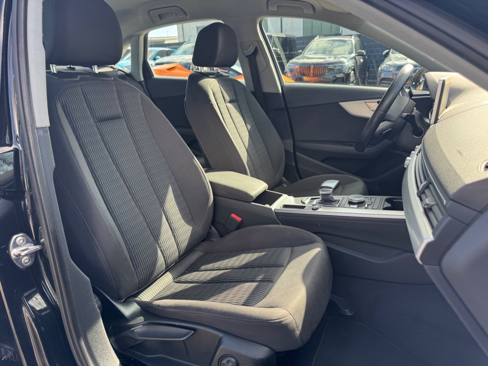 Fahrzeugabbildung Audi A4 LIM. DESIGN 2.0 TDI*NAVI*PDC*XENON*EURO6*