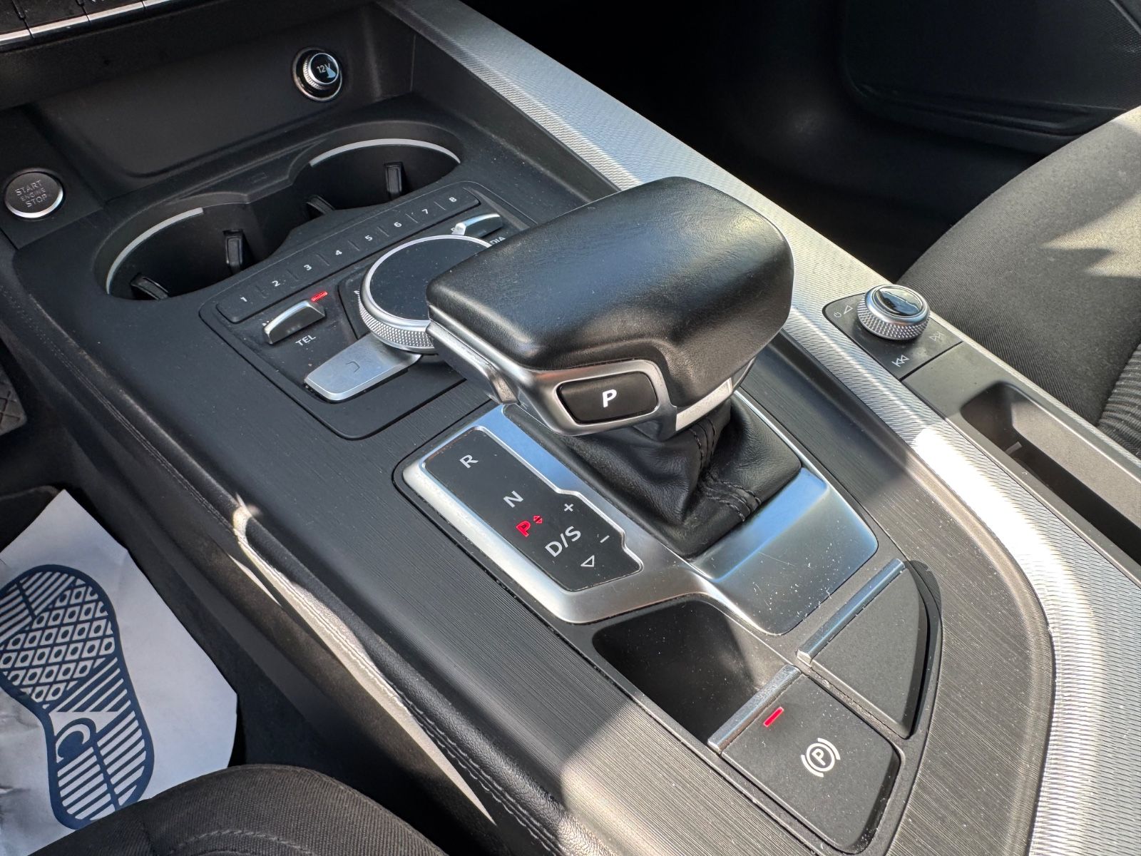 Fahrzeugabbildung Audi A4 LIM. DESIGN 2.0 TDI*NAVI*PDC*XENON*EURO6*