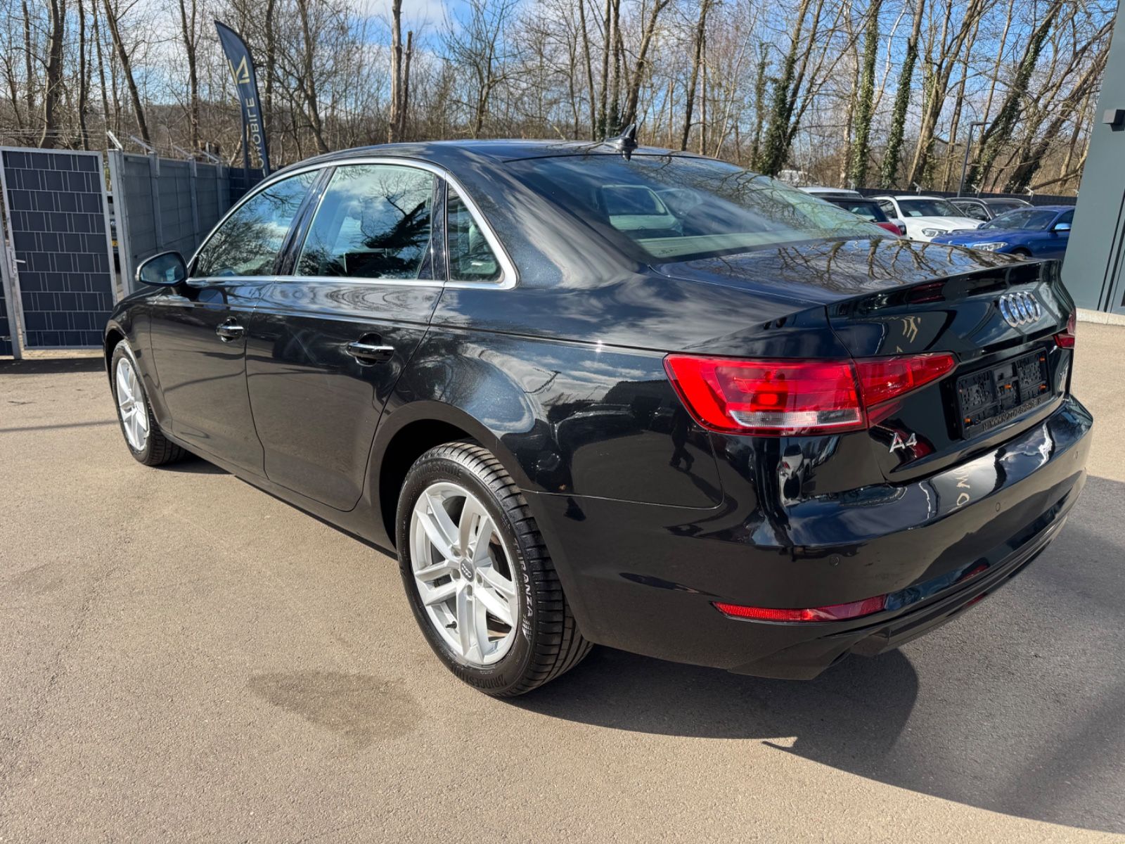 Fahrzeugabbildung Audi A4 LIM. DESIGN 2.0 TDI*NAVI*PDC*XENON*EURO6*