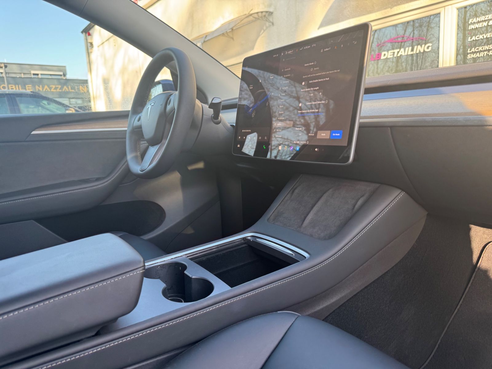 Fahrzeugabbildung Tesla MODEL Y*PANORAMA*LEDER*KAMERA*SHZ*1.HD*TOP